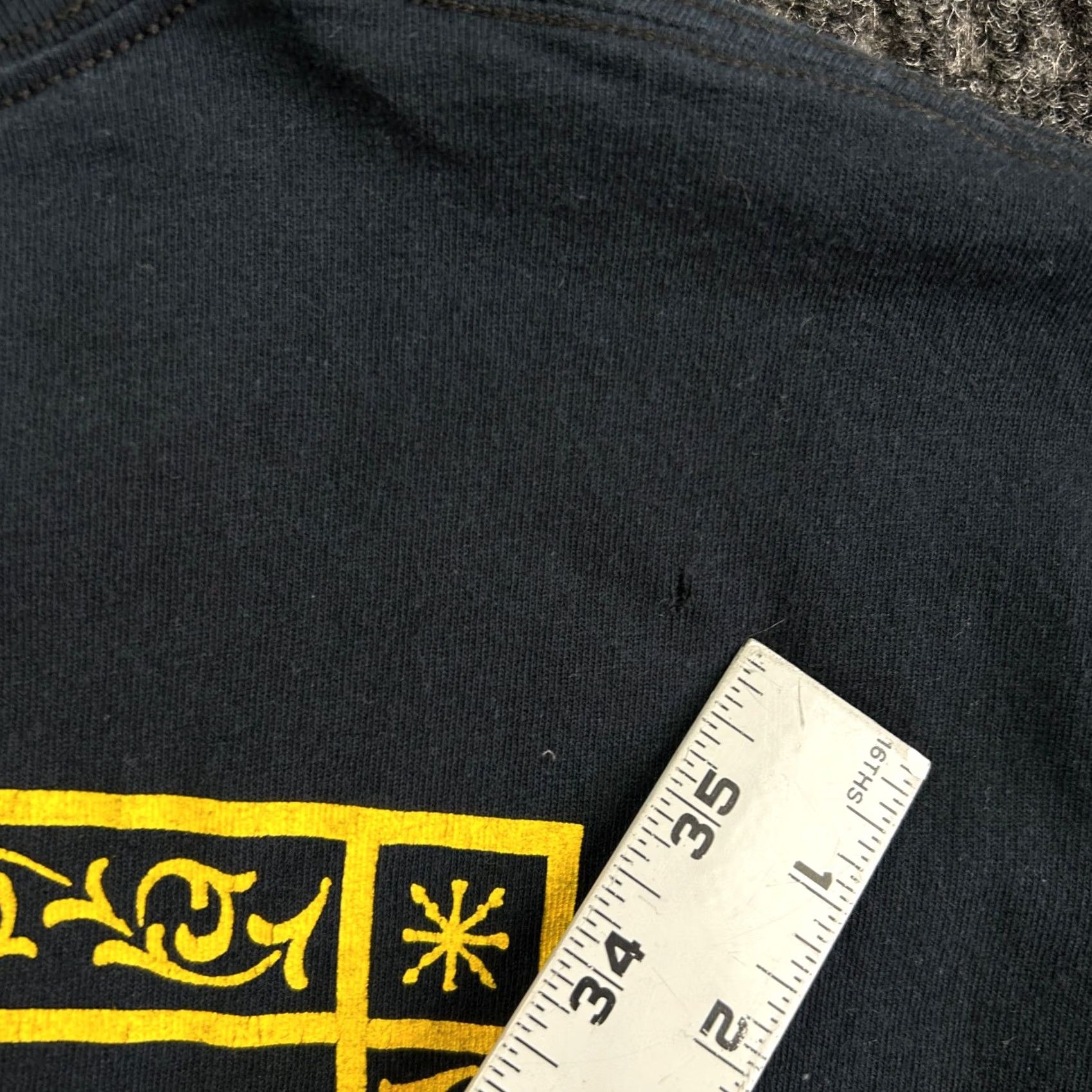Fruit Of The Loom VINTAGE Fruit of the Loom T-Shirt Black L 90s Italy Venezia Travel Puff Print Graphic Print Crew Neck Unisex Adults Size US L / EU 52-54 / 3 - 6 Thumbnail