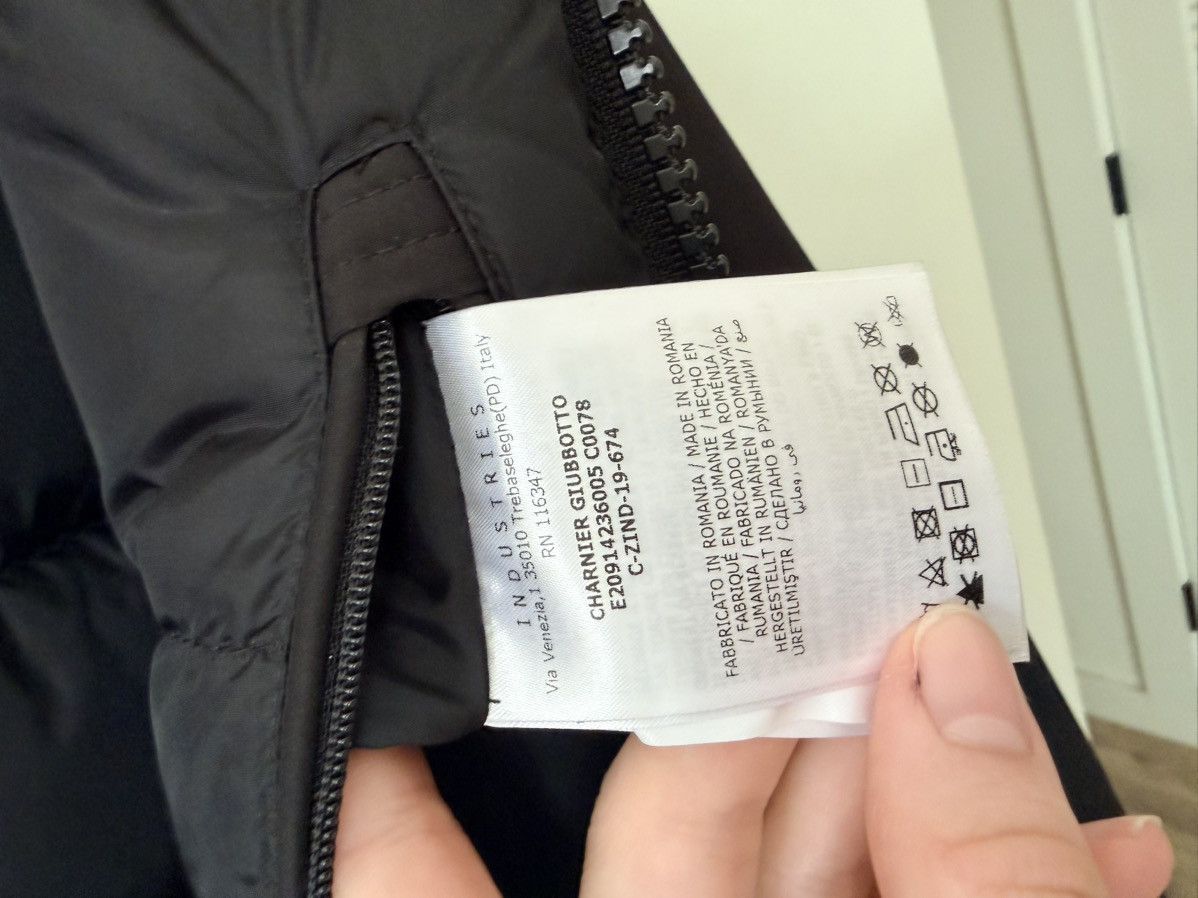 Moncler Moncler Charnier Down Parka Jacket Black Logo Arm Size L Size US L / EU 52-54 / 3 - 13 Thumbnail
