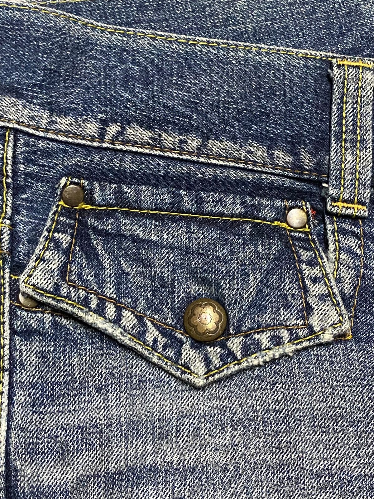 Japanese Brand Vintage Japanese Brand Revolution Faded Wash Wide Leg Jeans Size US 36 / EU 52 - 11 Thumbnail
