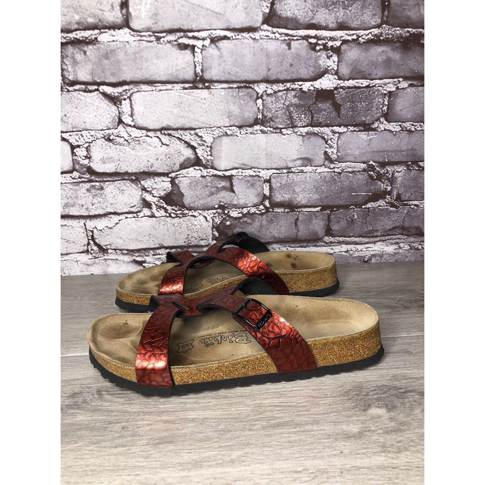 Birkenstock Birkenstock Birki’s Red Patent Leather Croc Cork Strap Sanda Size US 8 / IT 38 - 20 Thumbnail