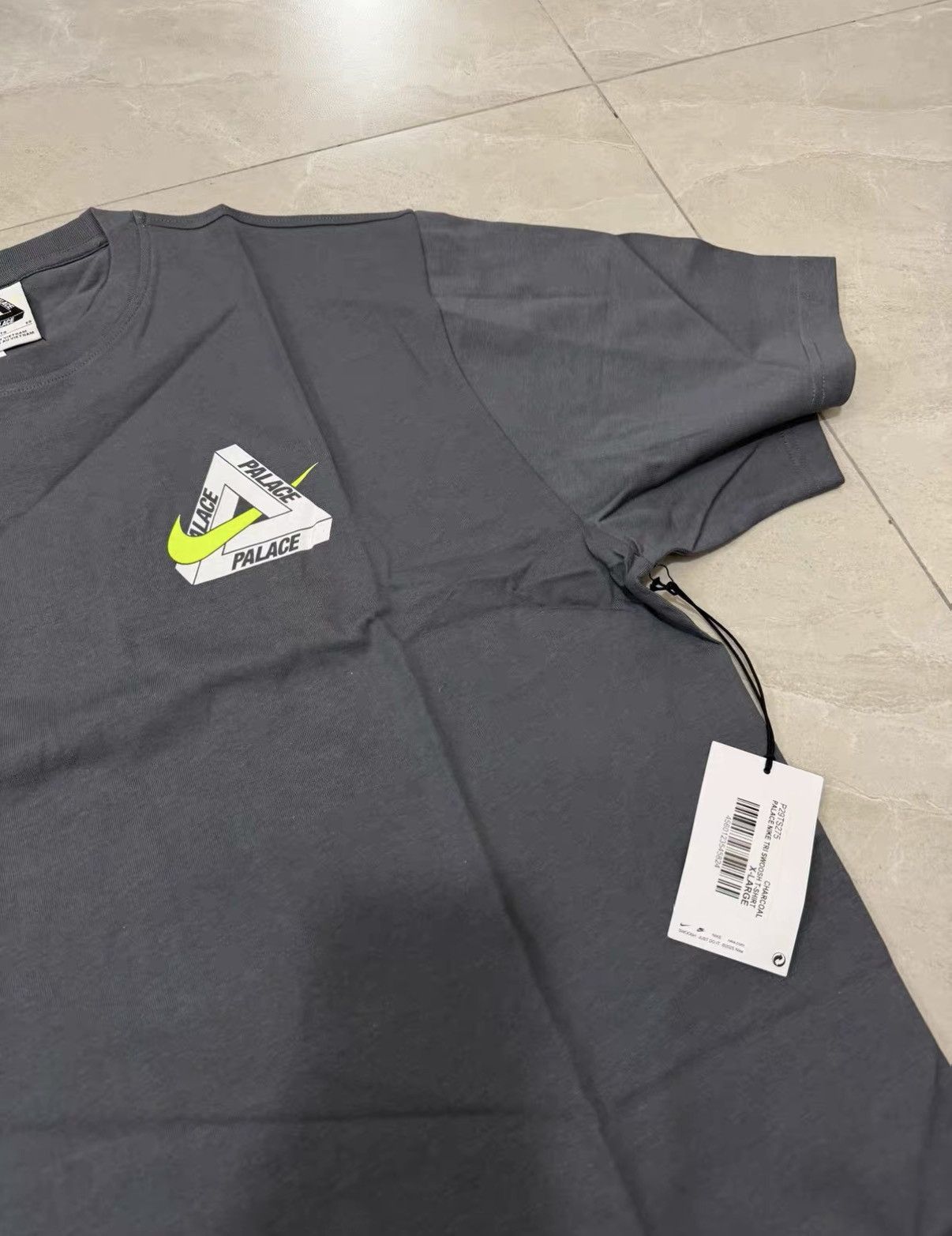 Palace PALACE x Nike FW25 TRI SWOOSH T-SHIRT J34 Size US M / EU 48-50 / 2 - 2 Thumbnail