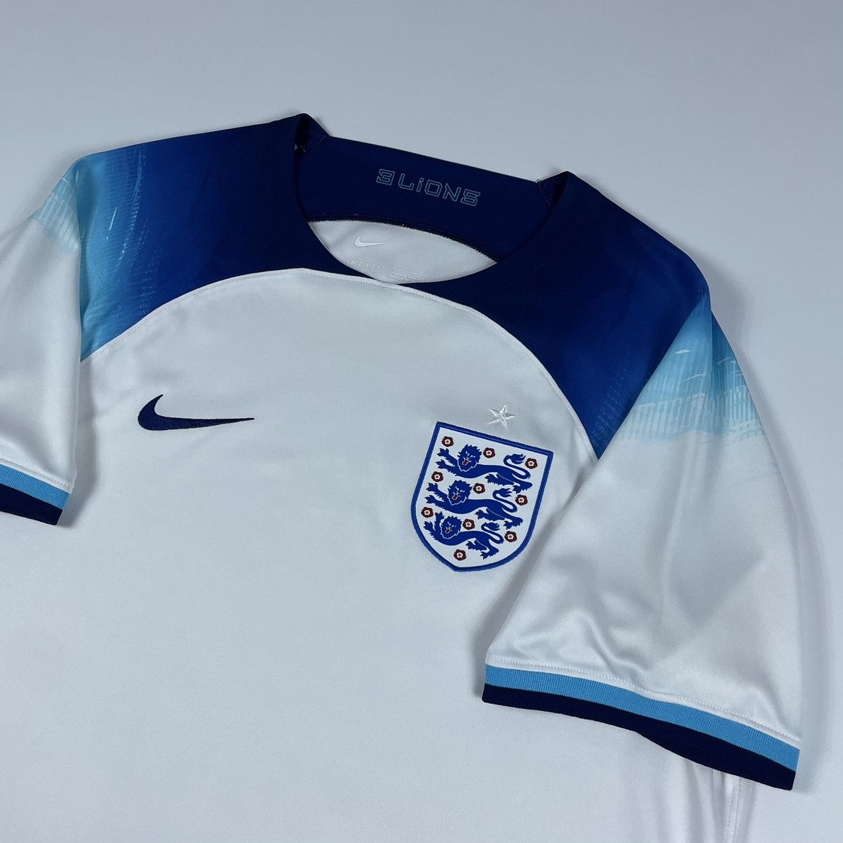 Nike Nike England Home Soccer Jersey Football T-shirt Size US L / EU 52-54 / 3 - 5 Thumbnail