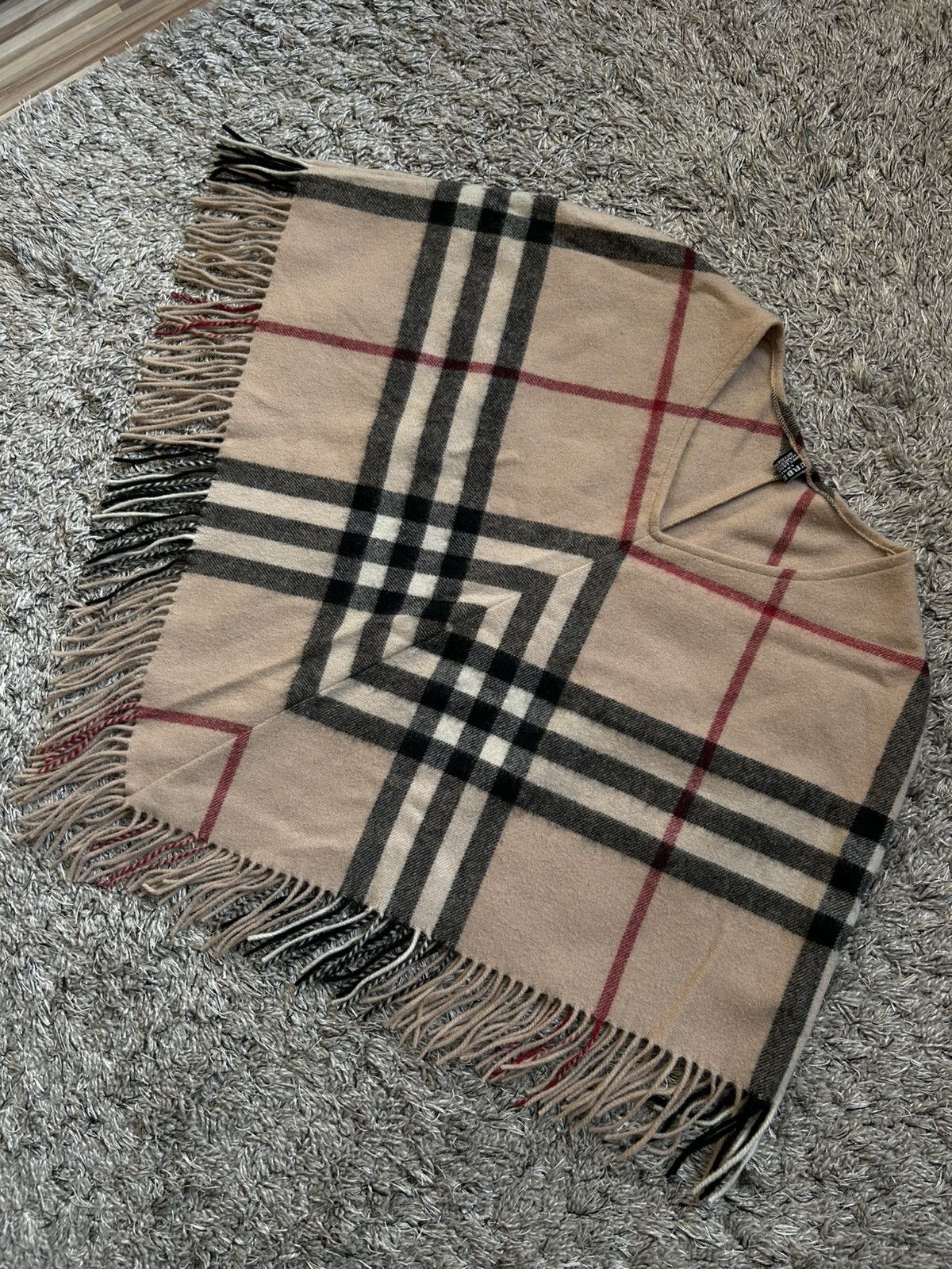 Burberry Burberry London Cape poncho beige plaid print vintage lamb Size ONE SIZE - 2 Thumbnail
