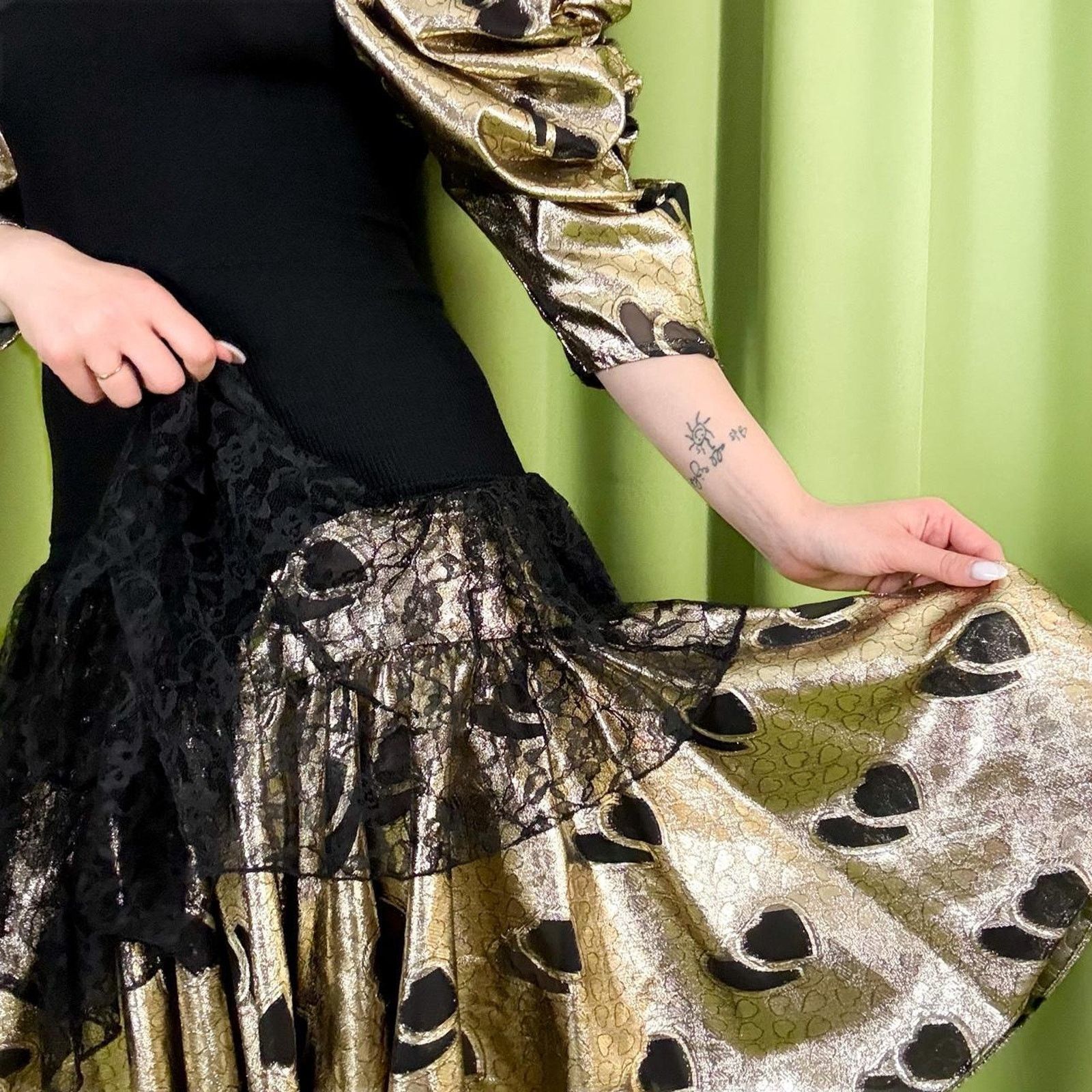Vintage 80s Vintage Black Gold Metallic Heart Puff Sleeve Gown Size S / US 4 / IT 40 - 3 Thumbnail