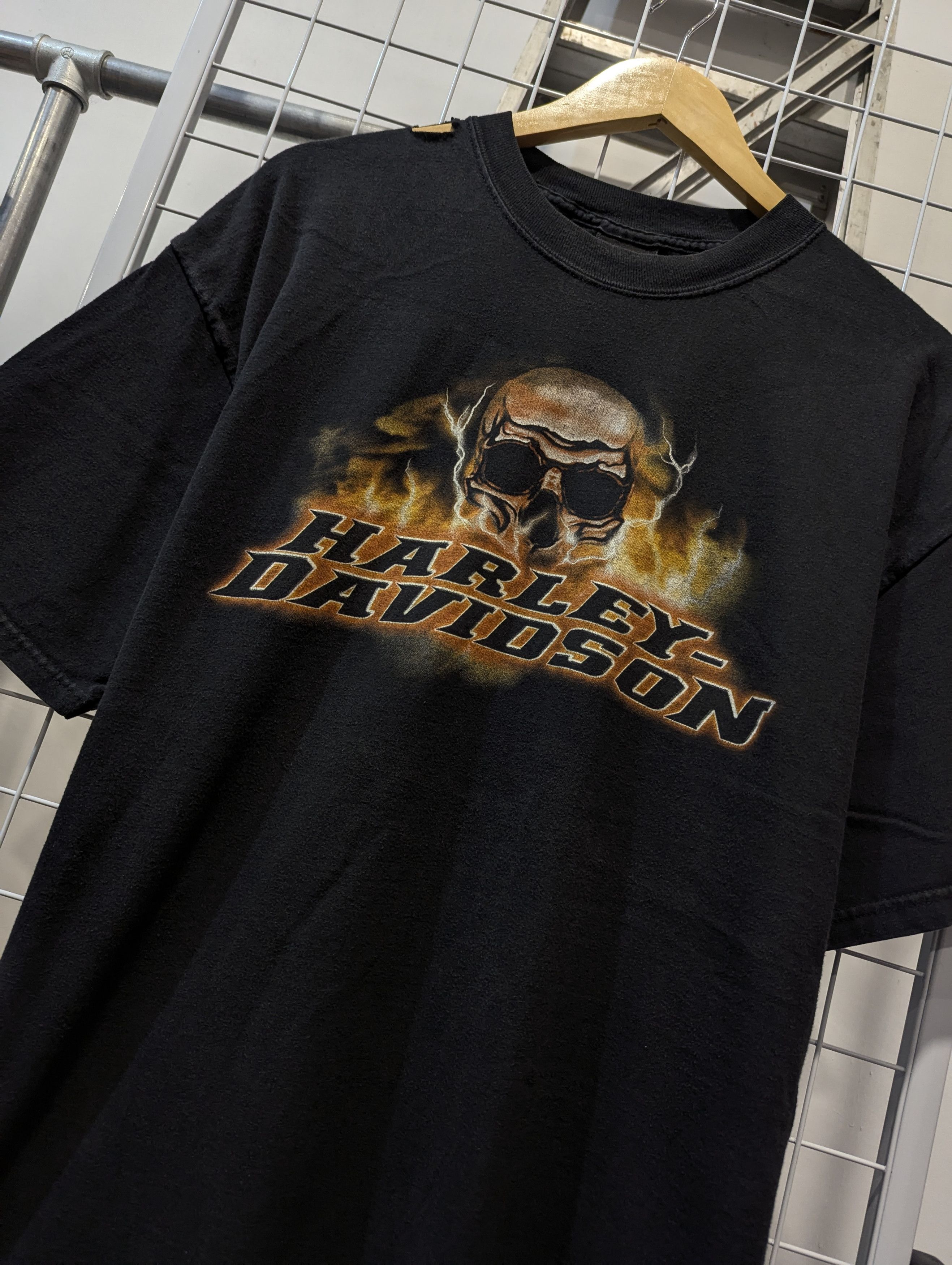 Harley Davidson × Vintage VINTAGE HARLEY DAVIDSON SKULL FLAME LOGO T-SHIRT Size US XL / EU 56 / 4 - 2 Thumbnail