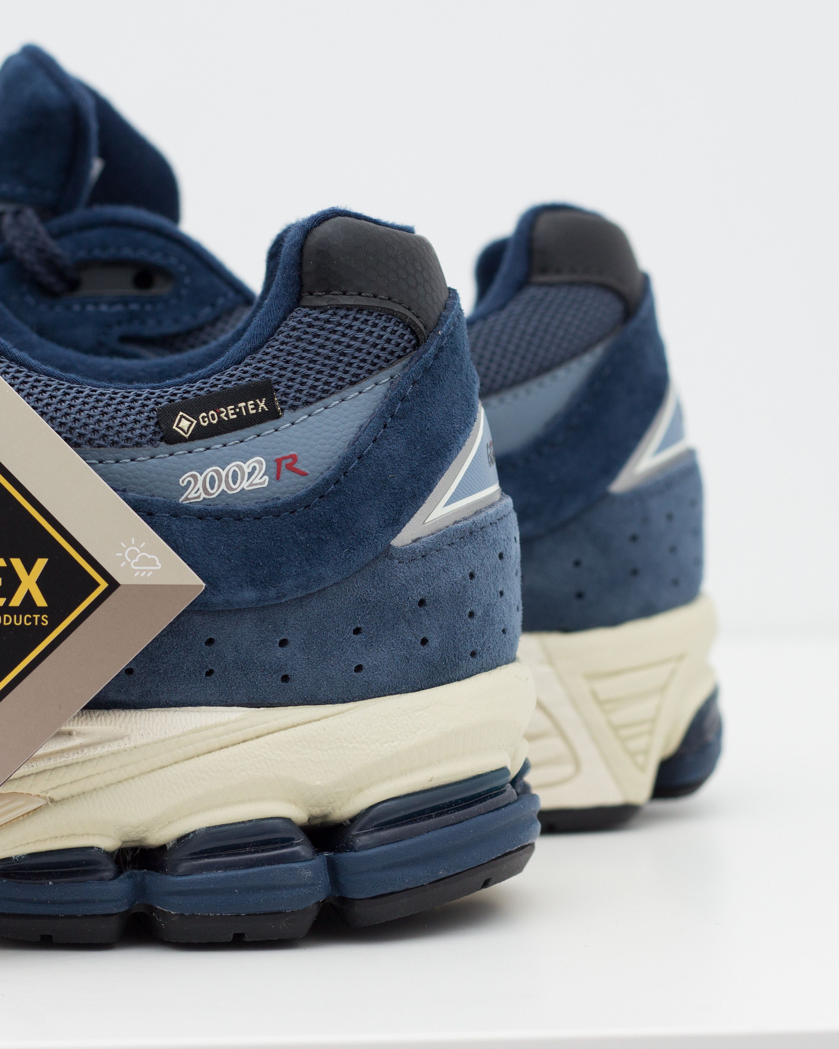 New Balance 2002r GoreTex Vintage Navy M2002RXF Size US 8.5 / EU 41-42 - 8 Thumbnail