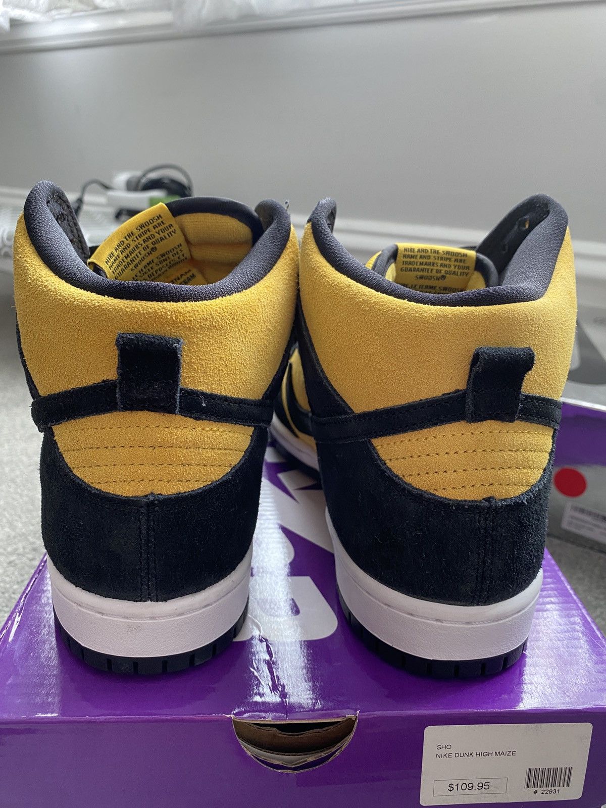 Nike Nike Dunk High Reverse Goldenrod size 9 DS never worn Size US 9 / EU 42 - 9 Thumbnail