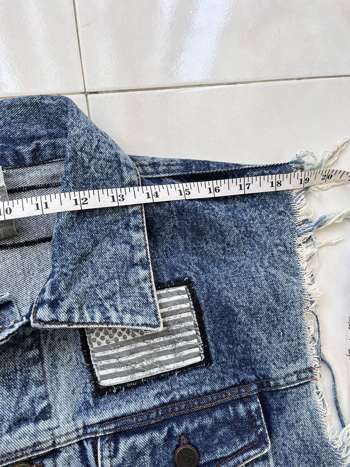 The People Vs. RARE 💎 TPVS Ragged Patches Denim Vest Size US S / EU 44-46 / 1 - 18 Thumbnail