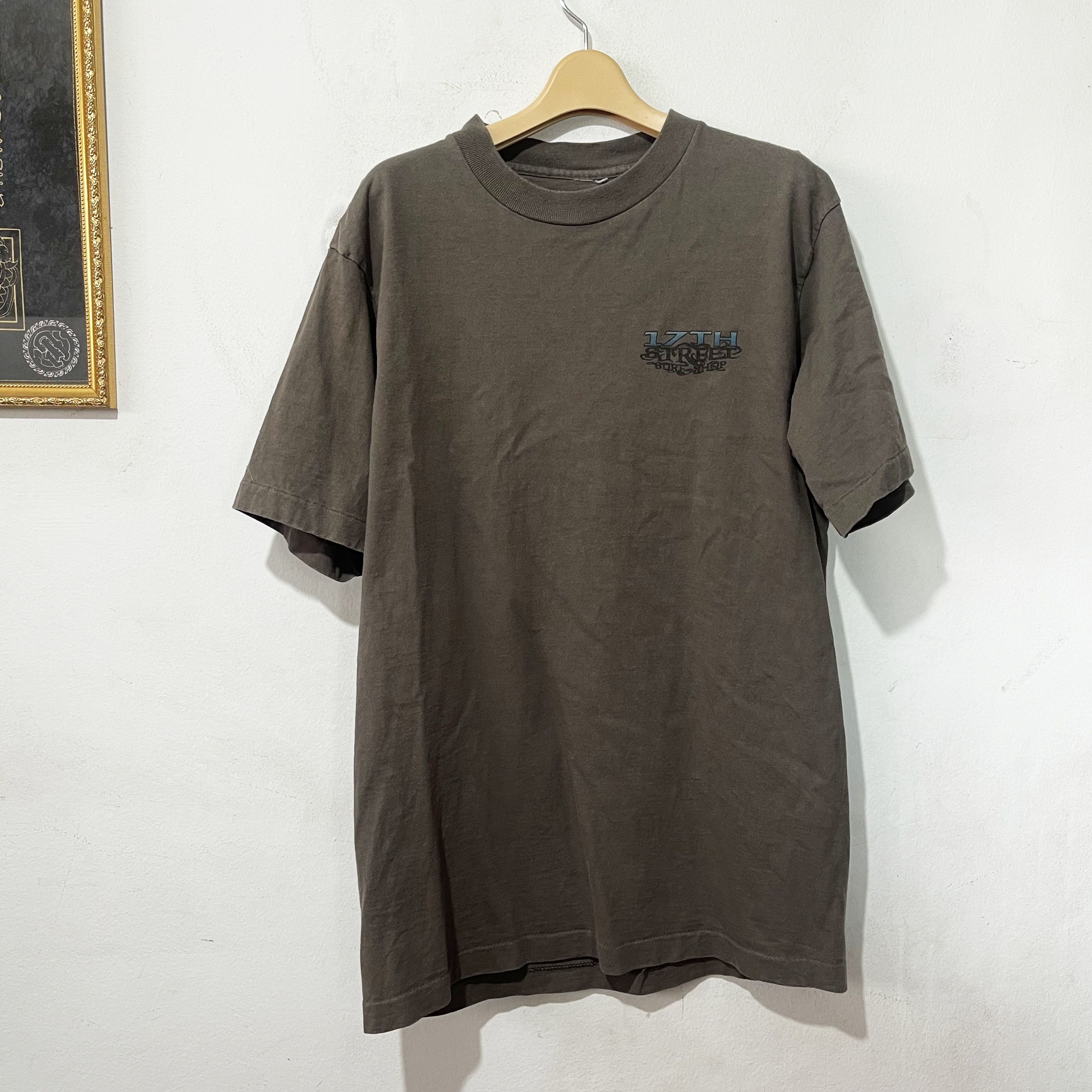 Vintage Vintage 90s 17th Street Surf Shop T-Shirt Size US M / EU 48-50 / 2 - 3 Thumbnail
