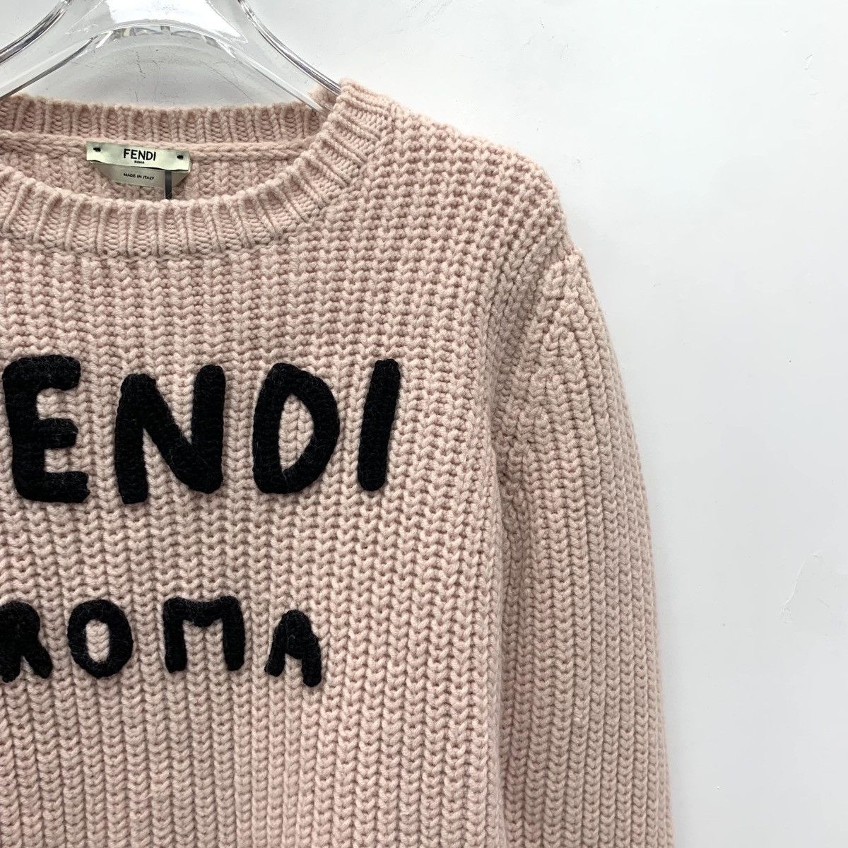 Fendi Fendi Pink Logo Letter Wool Long Sleeve Knit Sweater K26WX Size L / US 10 / IT 46 - 3 Thumbnail