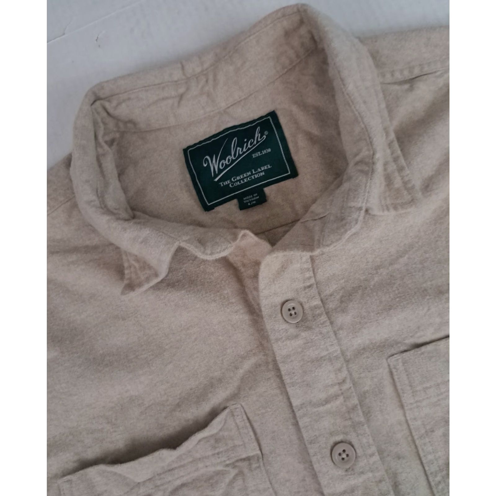 Vintage VINTAGE Woolrich Shirt Cotton Button-Up Casual Unisex Adults Large Beige Long Sleeve Pockets 27in 23in pit to pit Size US L / EU 52-54 / 3 - 2 Thumbnail