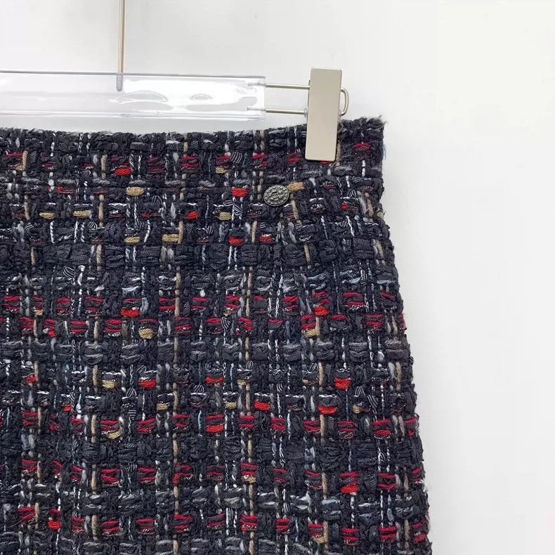 Chanel Chanel Colorful Tweed Skirt with Logo Detail-yf Size 28" / US 6 / IT 42 - 3 Thumbnail