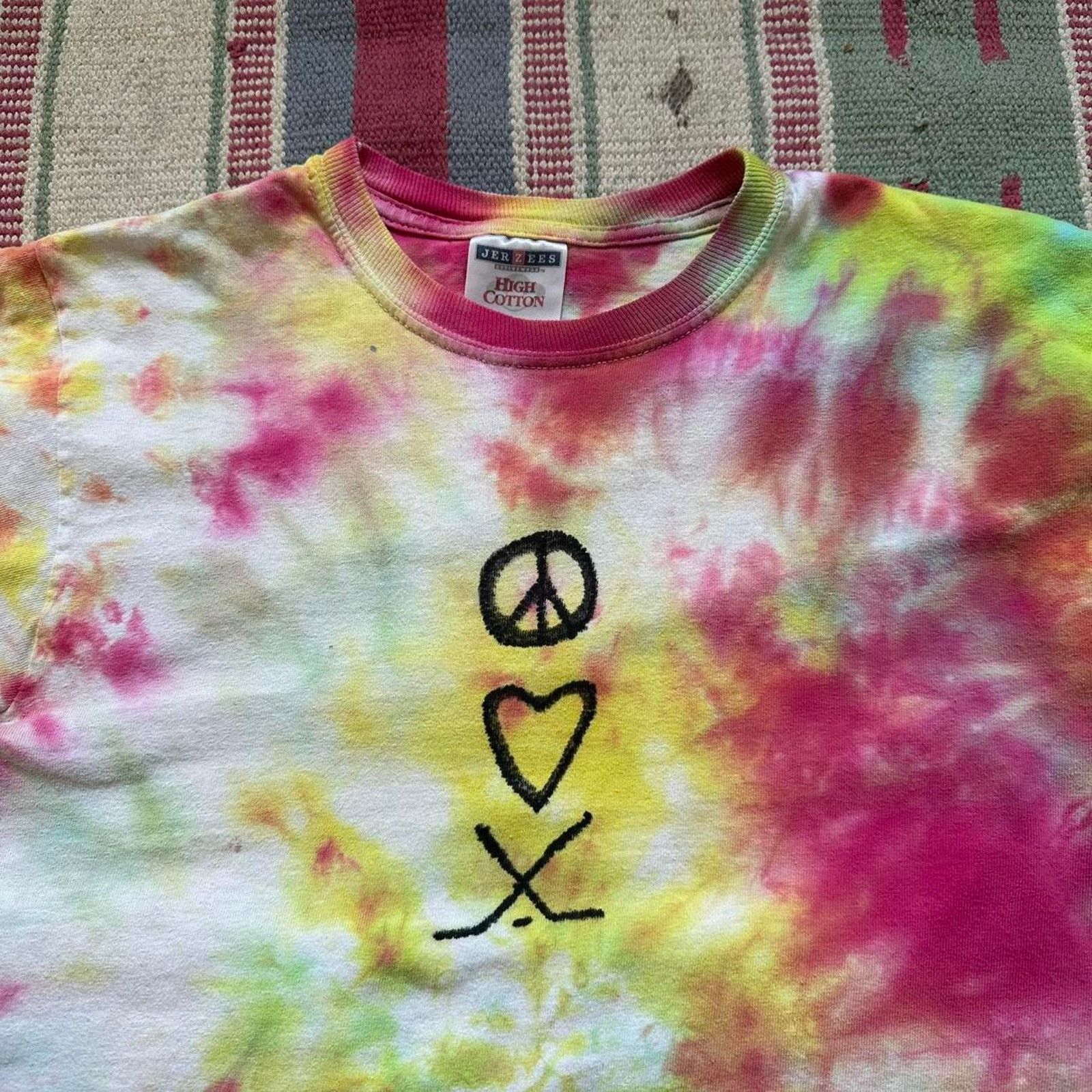 Vintage VINTAGE HAPPY HOCKEY TATTOO PEACE LOVE TIE DYE SHIRT Size US S / EU 44-46 / 1 - 3 Thumbnail