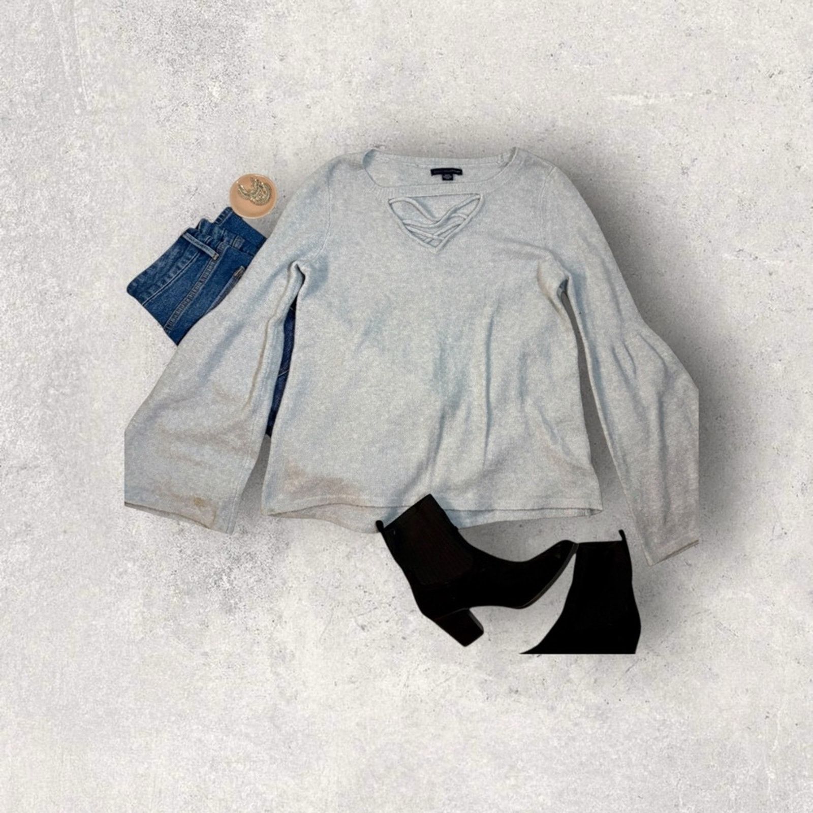 American Eagle Outfitters American Eagle Outfitters Light Blue Flare Sweater Size M / US 6-8 / IT 42-44 - 3 Thumbnail