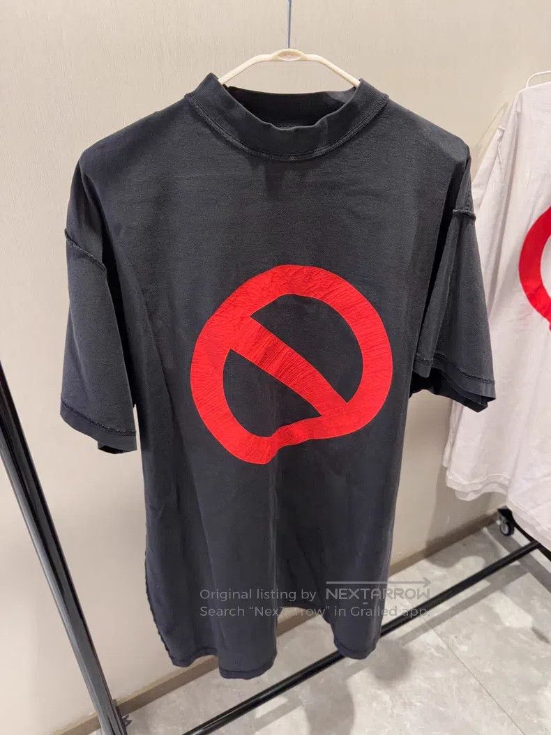 Balenciaga Balenciaga Black T-Shirt Size US S / EU 44-46 / 1 - 1 Thumbnail