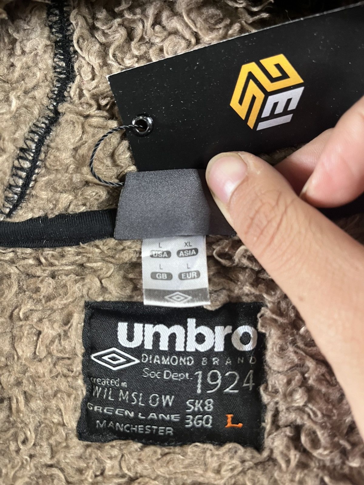 Umbro Vintage 90s Umbro Black boa hoodie parka Size US L / EU 52-54 / 3 - 7 Thumbnail