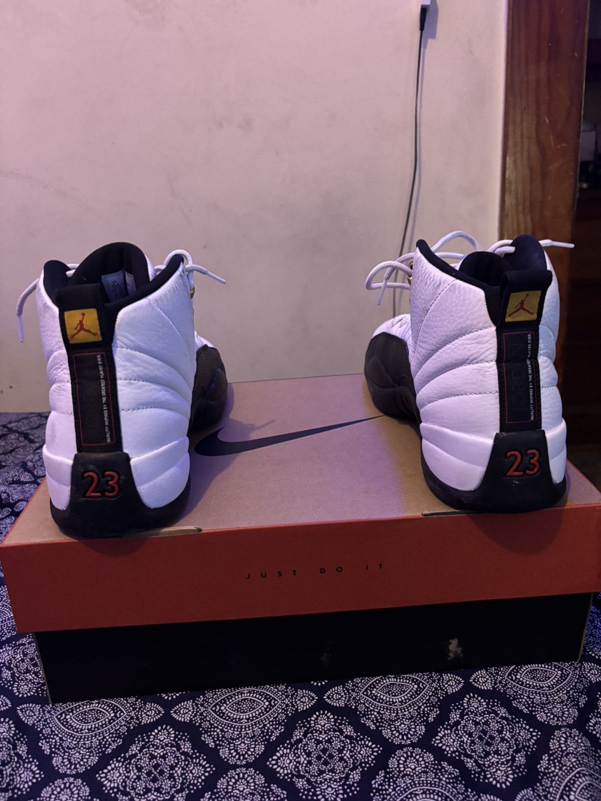 Jordan Brand Jordan 12 taxis Size US 10.5 / EU 43-44 - 2 Thumbnail