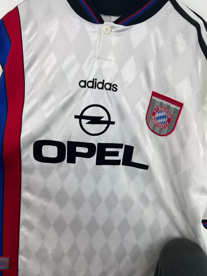 Adidas BAYERN MUNICH 1995 1996 AWAY #25 VOGEL size XXL FOOTBALL Size US XXL / EU 58 / 5 - 10 Thumbnail