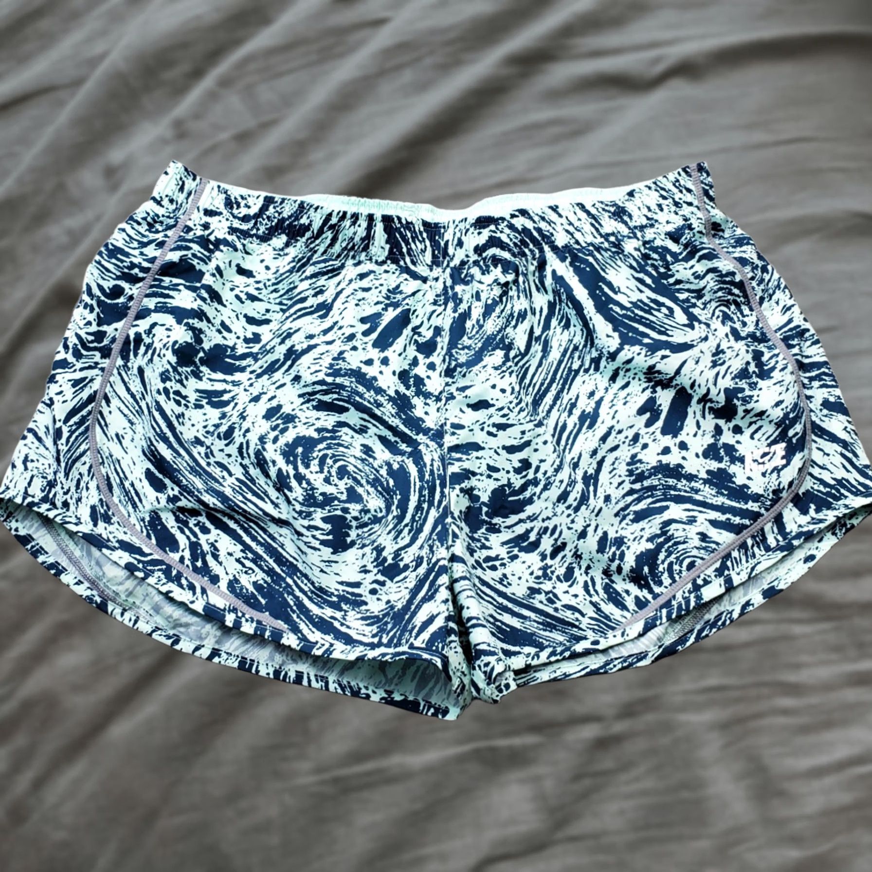 Nike Nike Dri-Fit Activewear Shorts Womens XXL Multicolor Marble Swirl Pattern High Waist Size 40" / US 18 - 1 Thumbnail