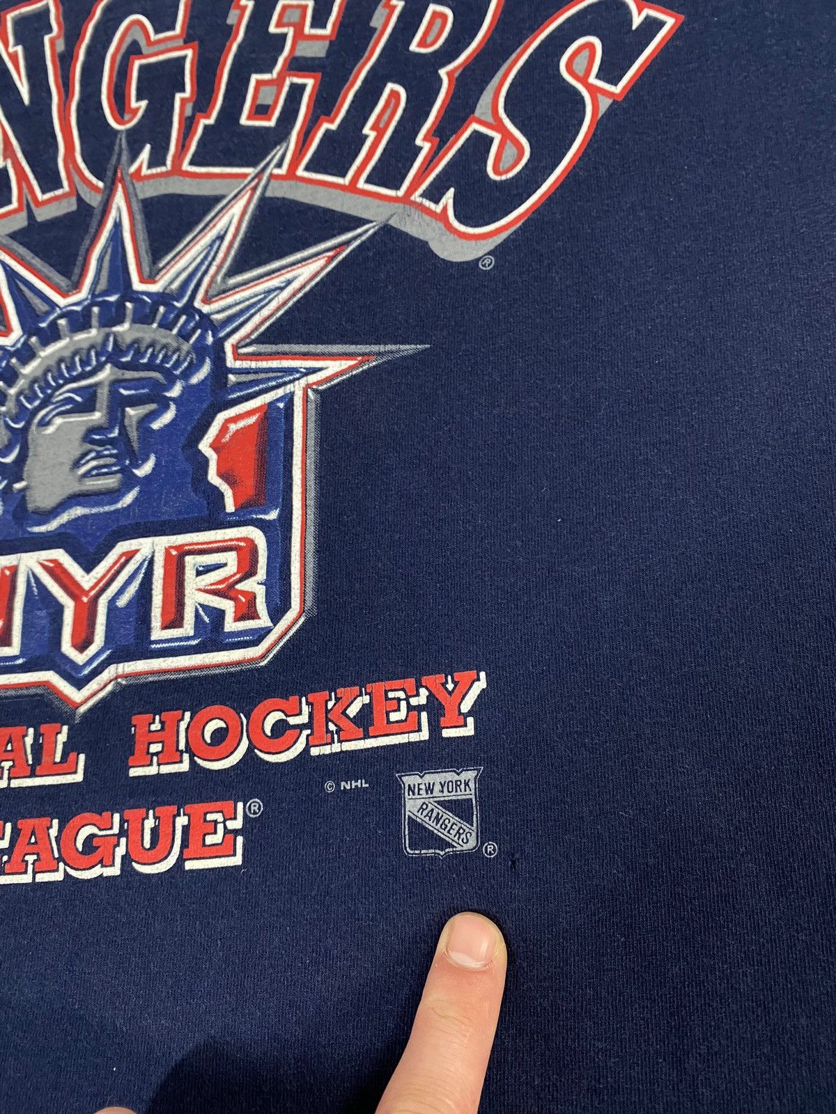 NHL Vintage 90s New York Rangers Lady Liberty Graphic Tshirt Size US L / EU 52-54 / 3 - 4 Thumbnail