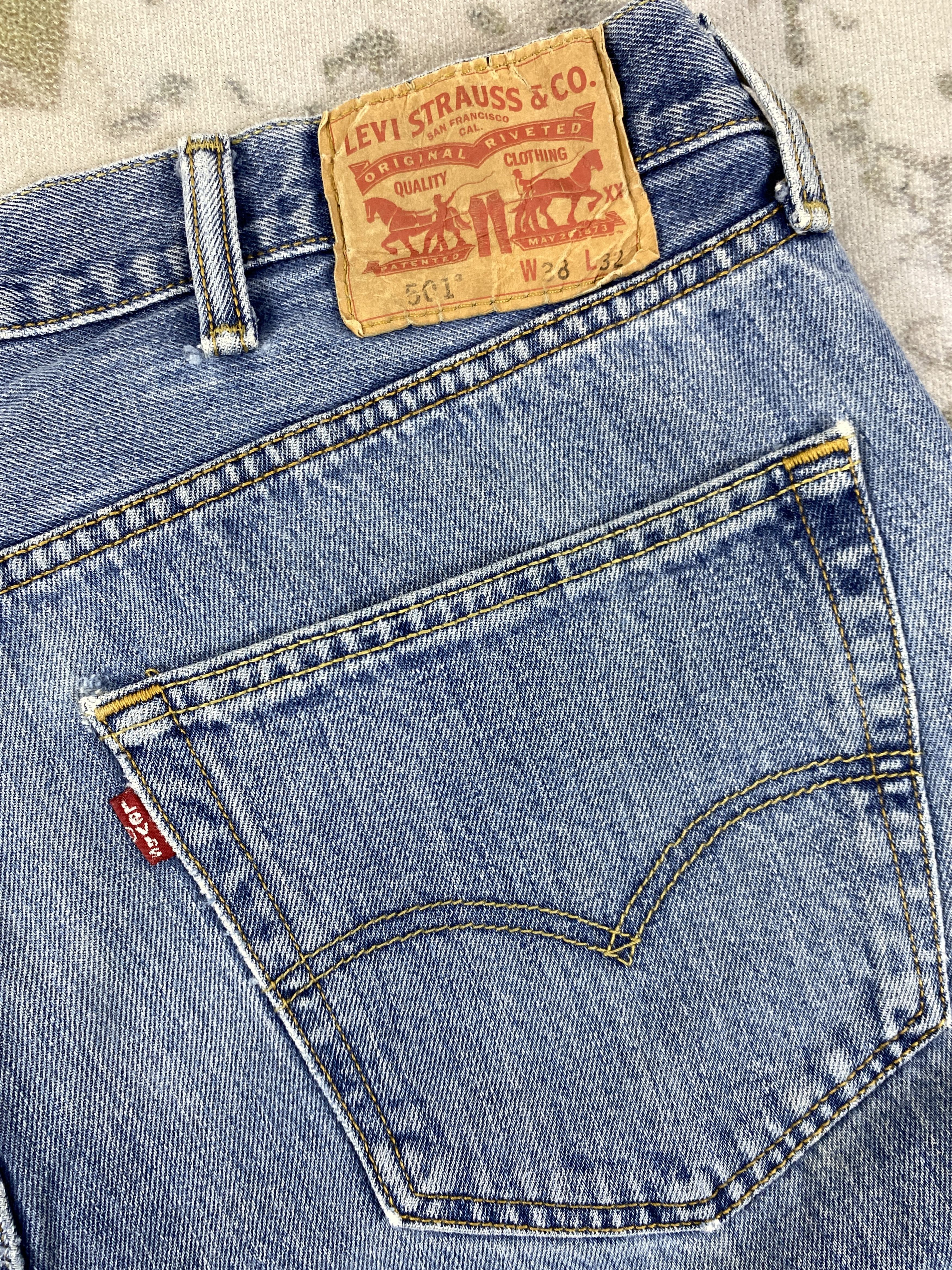 Levi's Blue Vintage Levi's 501 Jeans 37x32 Denim -JN1591 Size US 36 / EU 52 - 14 Thumbnail