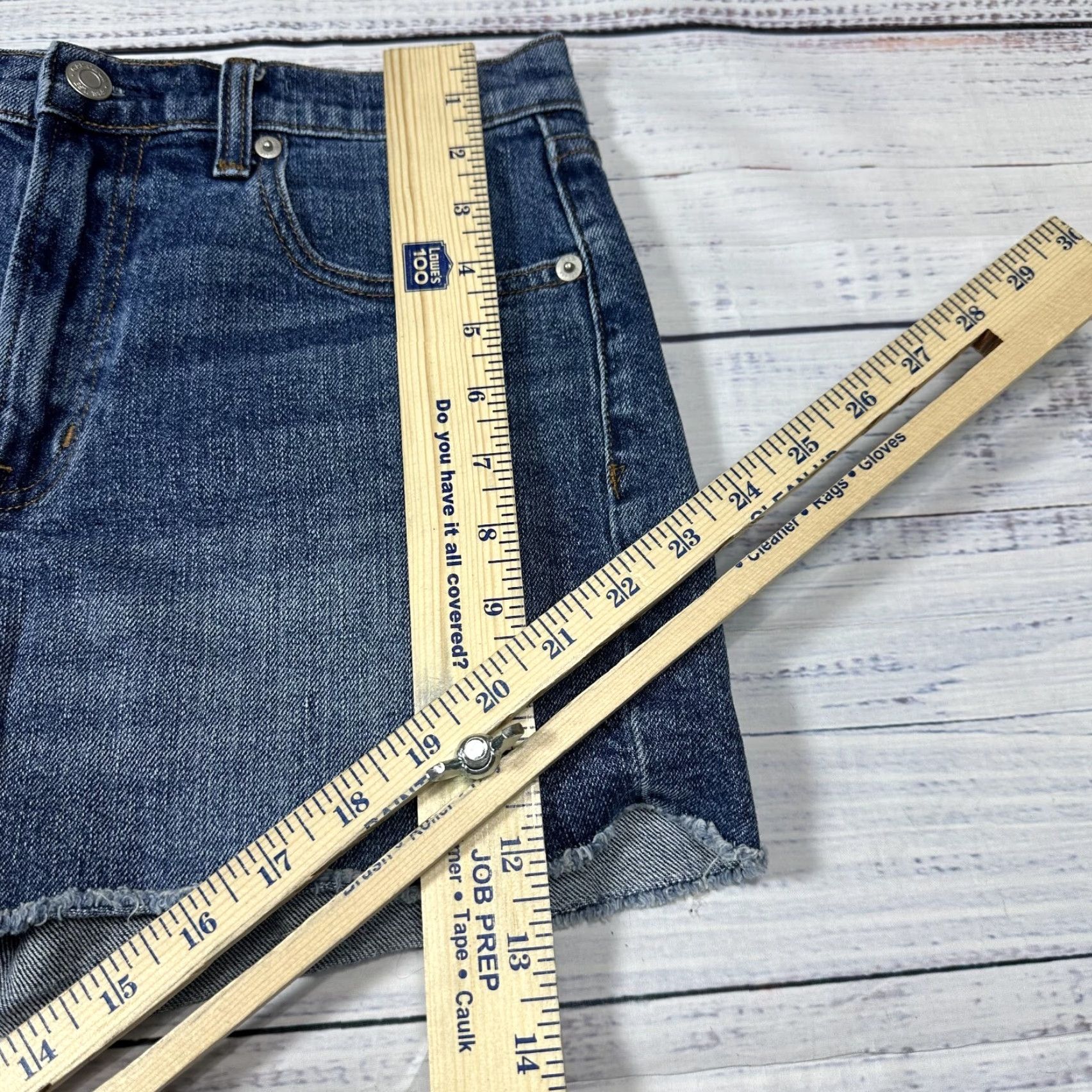Gap VINTAGE Gap Denim Blue Cut Off Raw Hem Shorts Casual Cotton Sz 28 Tall Women’s Wide-leg? (Note: cannot add) Size 28" / US 6 / IT 42 - 7 Thumbnail