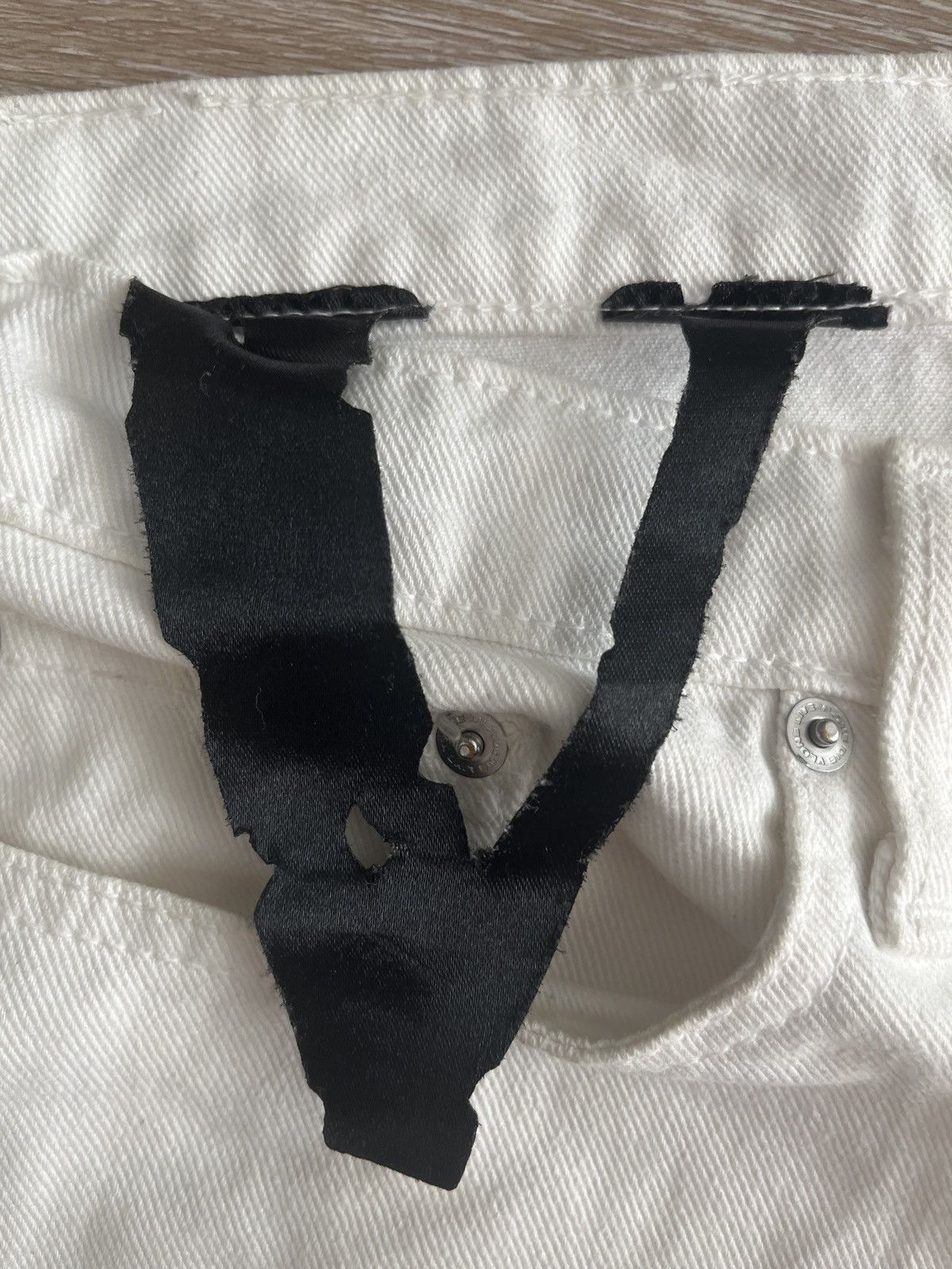 Vlone Vlone White Old English Denim Size US 32 / EU 48 - 7 Thumbnail
