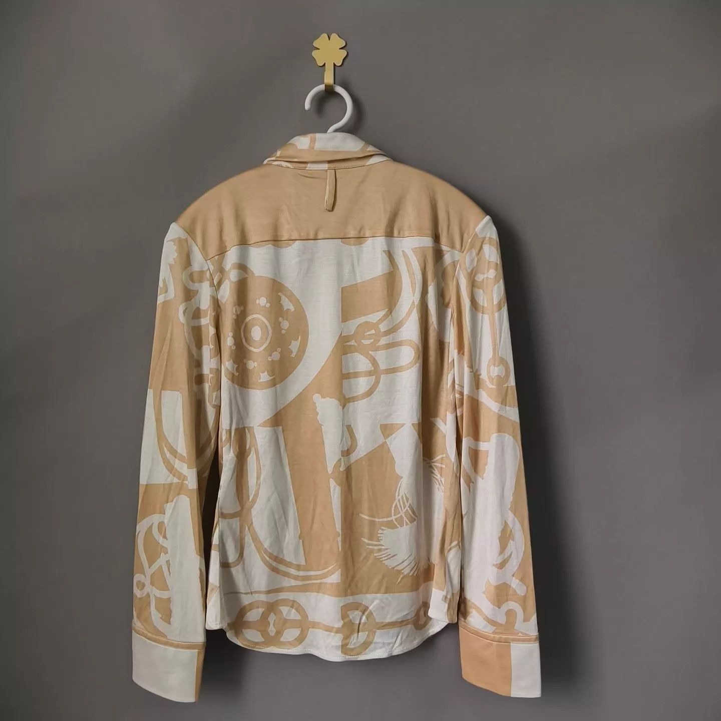 Hermes Hermes Pigalle Taupe Silk Shirt 34 Size XS / US 0-2 / IT 36-38 - 2 Thumbnail