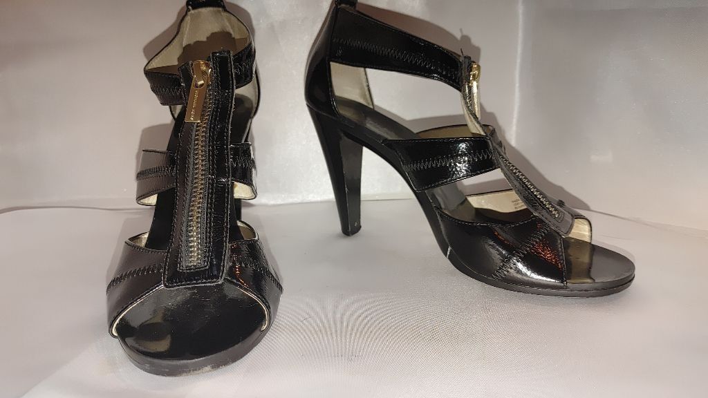 Michael Kors Michael Kors Berkley T-Strap Size 7M Size US 7 / IT 37 - 6 Thumbnail