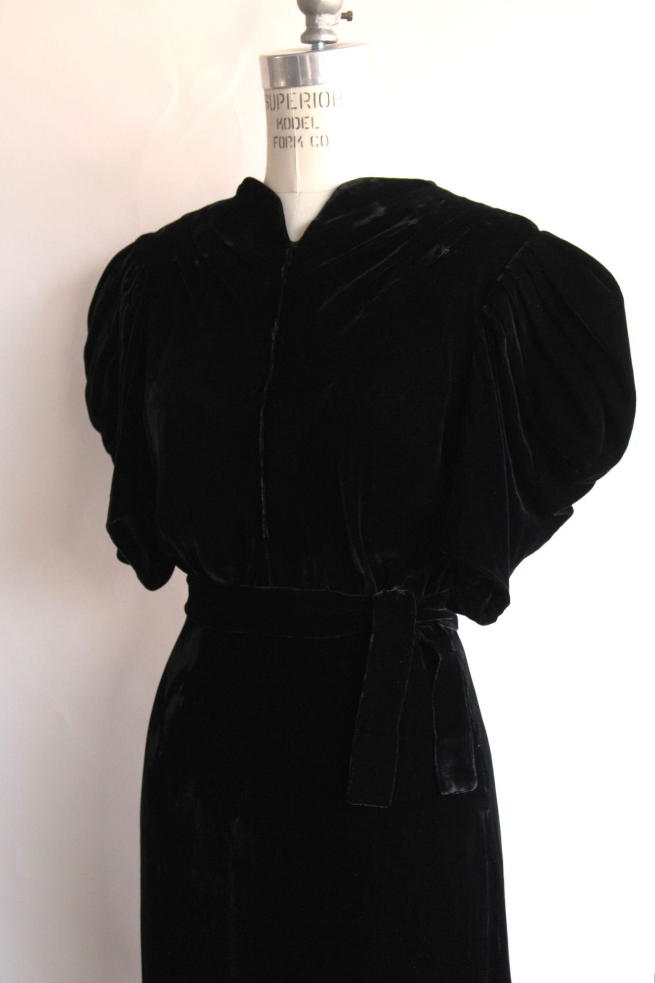 Vintage Vintage 1930s Dress, Kiviette Black Silk Velvet Rare Full Le Size M / US 6-8 / IT 42-44 - 8 Thumbnail