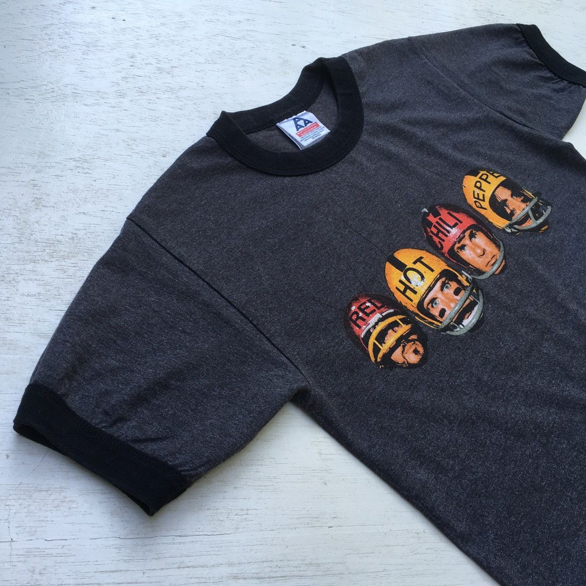 Band Tees × Vintage Vintage Red Hot Chili Peppers Stadium Arcadium Tee Size US S / EU 44-46 / 1 - 7 Thumbnail