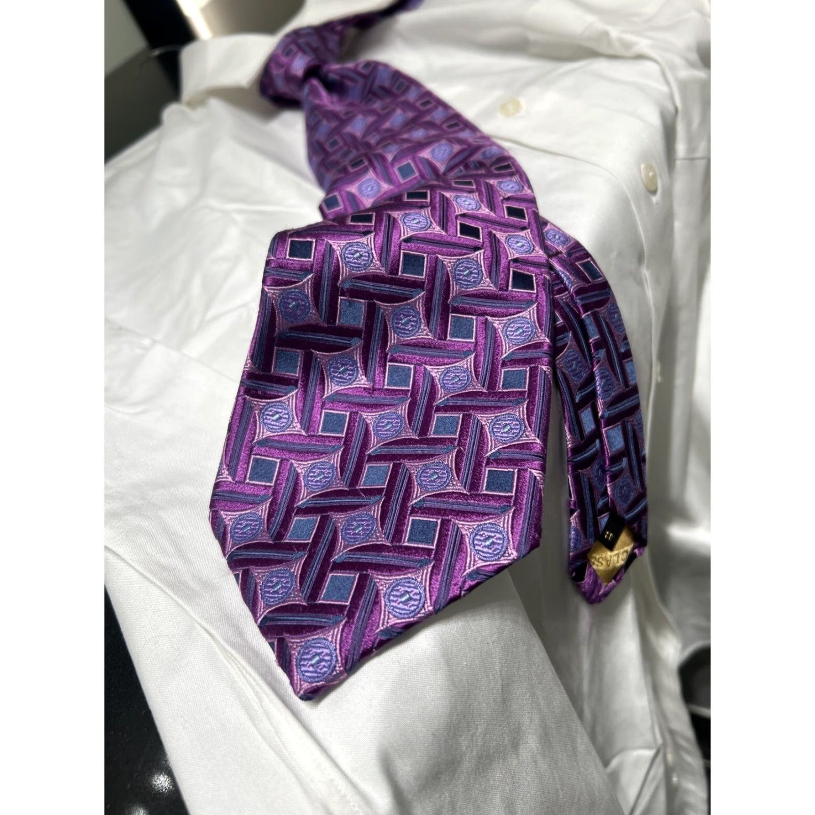 Robert Talbott Robert Talbott Silk Tie Purple Circle Geometric Hand Sewn USA W: 4" Best If Clas Size ONE SIZE - 5 Thumbnail