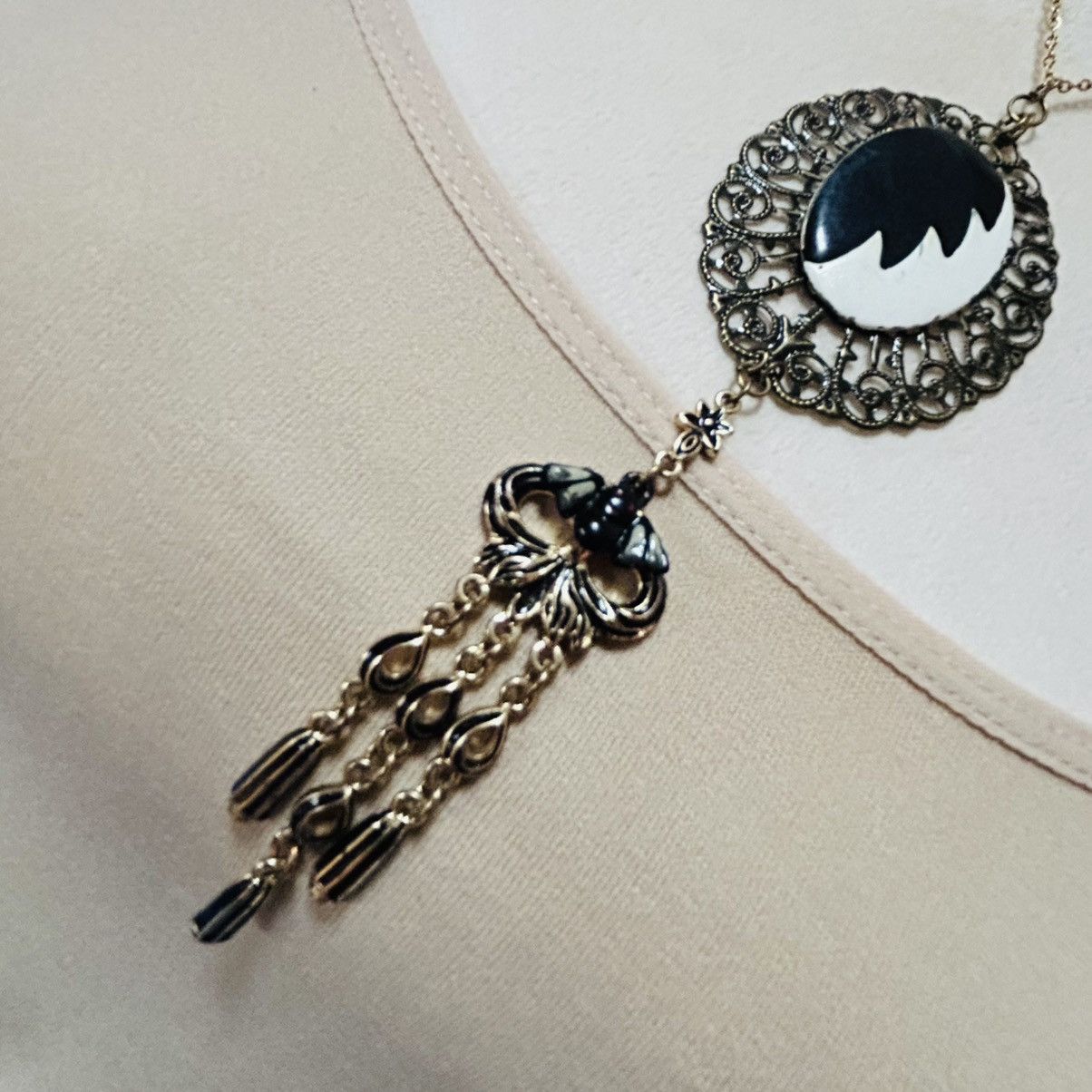 Handmade Handcrafted Cruella de Vil cameo bat accent pendant necklace Size ONE SIZE - 5 Thumbnail