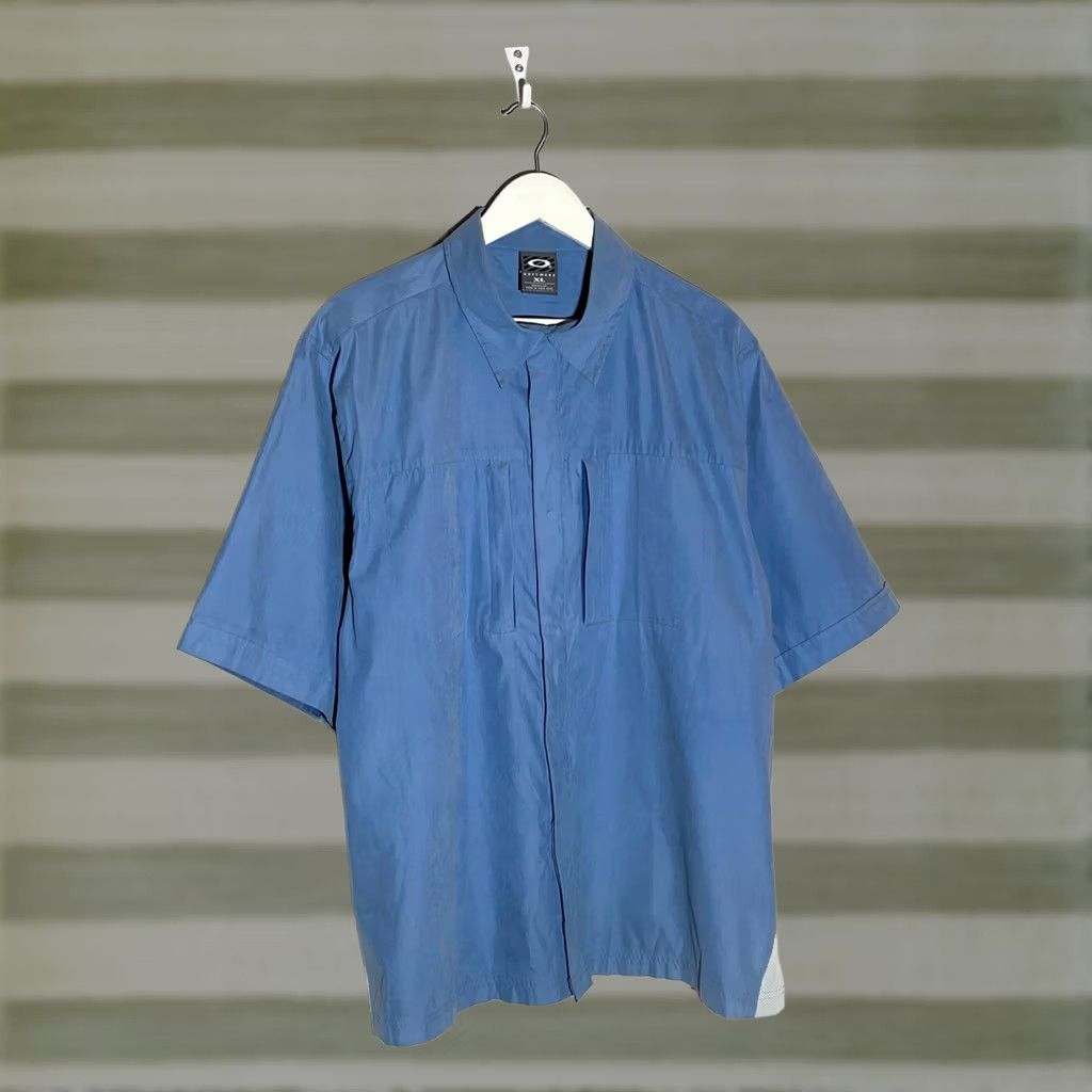 Oakley Oakley Men’s Blue T-Shirt Shirt XL Short Sleeve Button Logo Zipper 90s Vintage Streetwear Size US XL / EU 56 / 4 - 1 Thumbnail