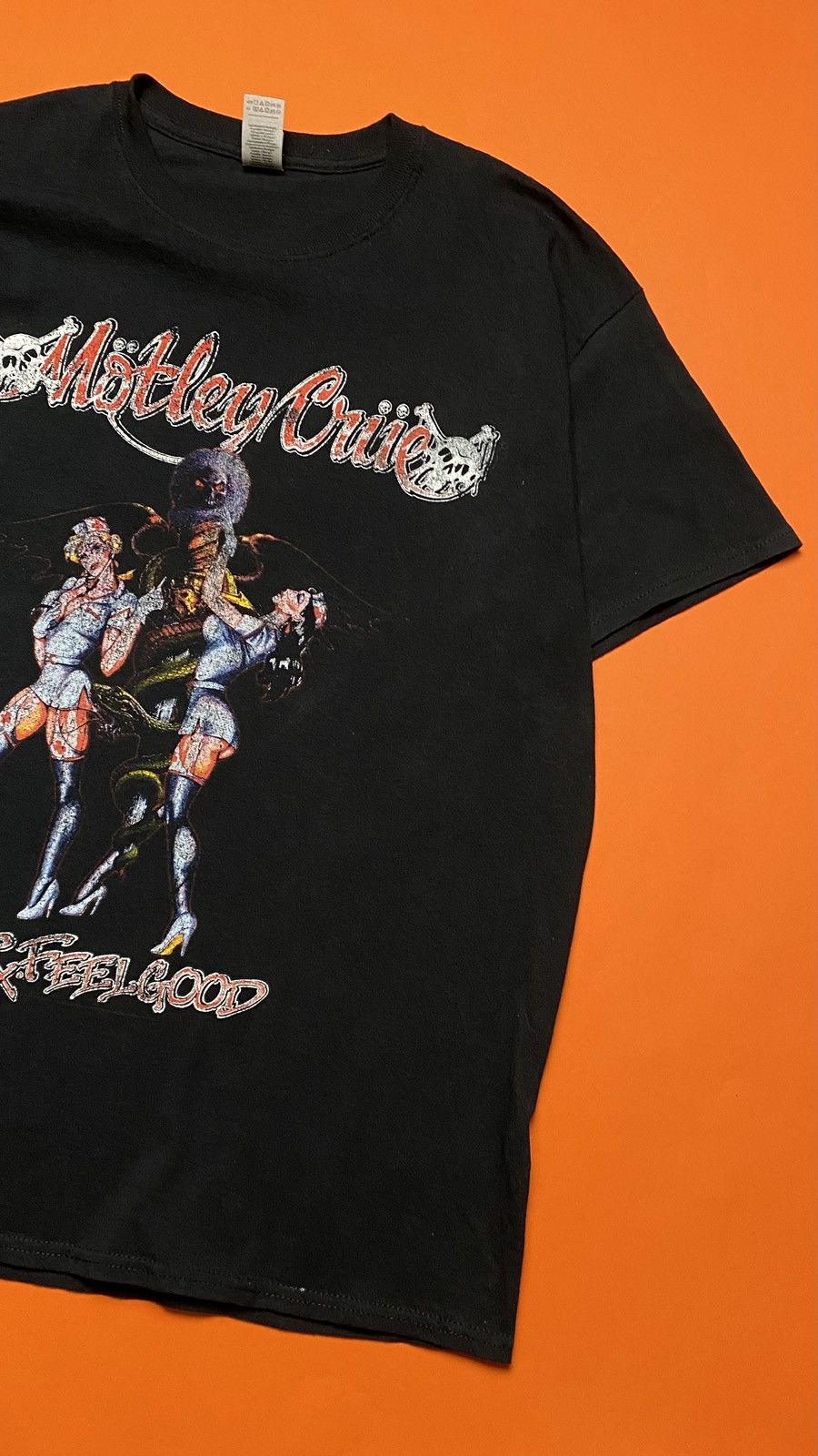 Band Tees Montley Crue tour heavy metal tee t-shirt vintage Size US L / EU 52-54 / 3 - 2 Thumbnail