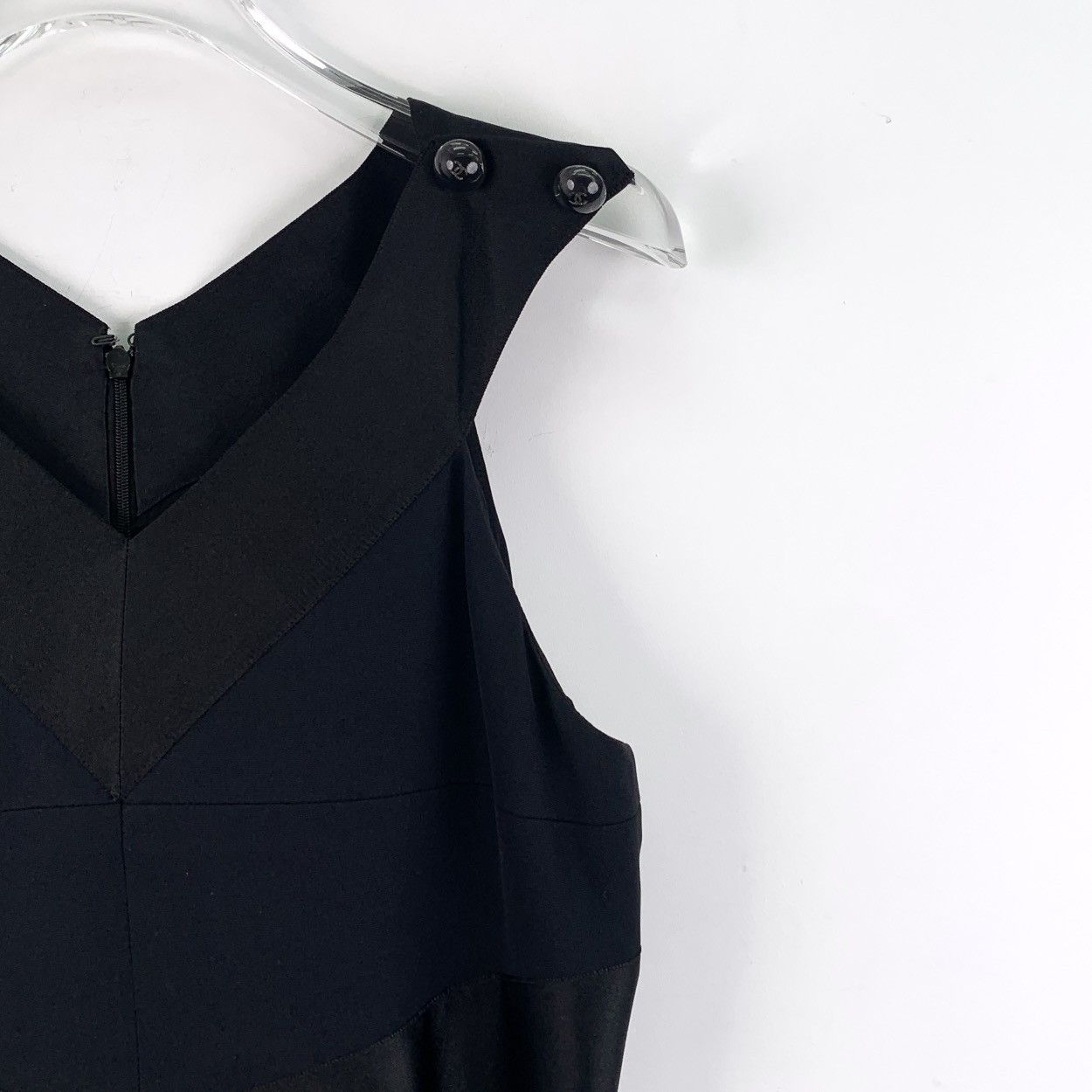 Chanel Chanel Black V-neck Sleeveless Silk Dress K26WX Size XS / US 0-2 / IT 36-38 - 4 Thumbnail
