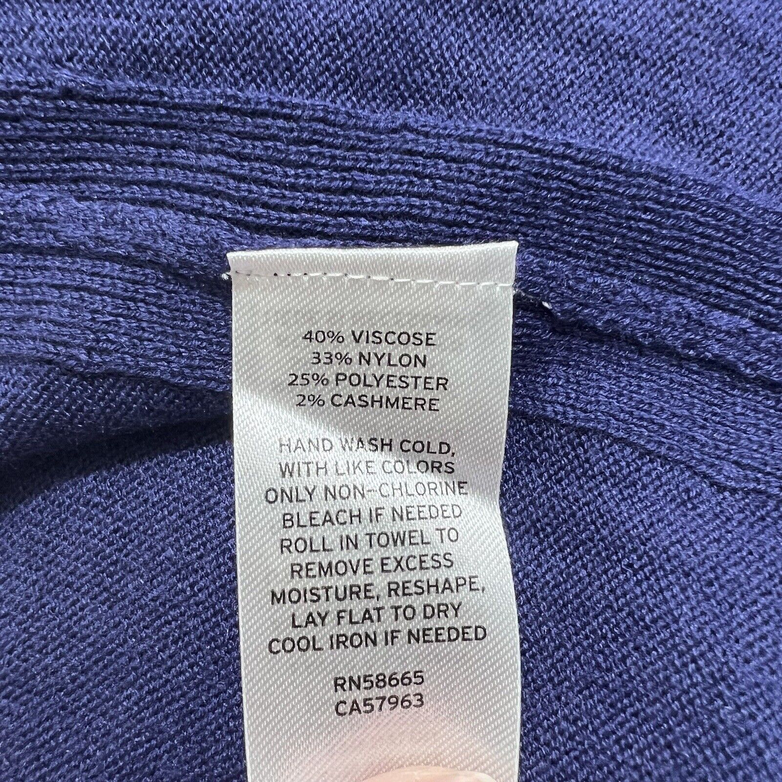Nordstrom Chelsea28 Women's XXS Cashmere Blend V-Neck Pullover Sweater Size XXS / US 00 / IT 34 - 9 Thumbnail