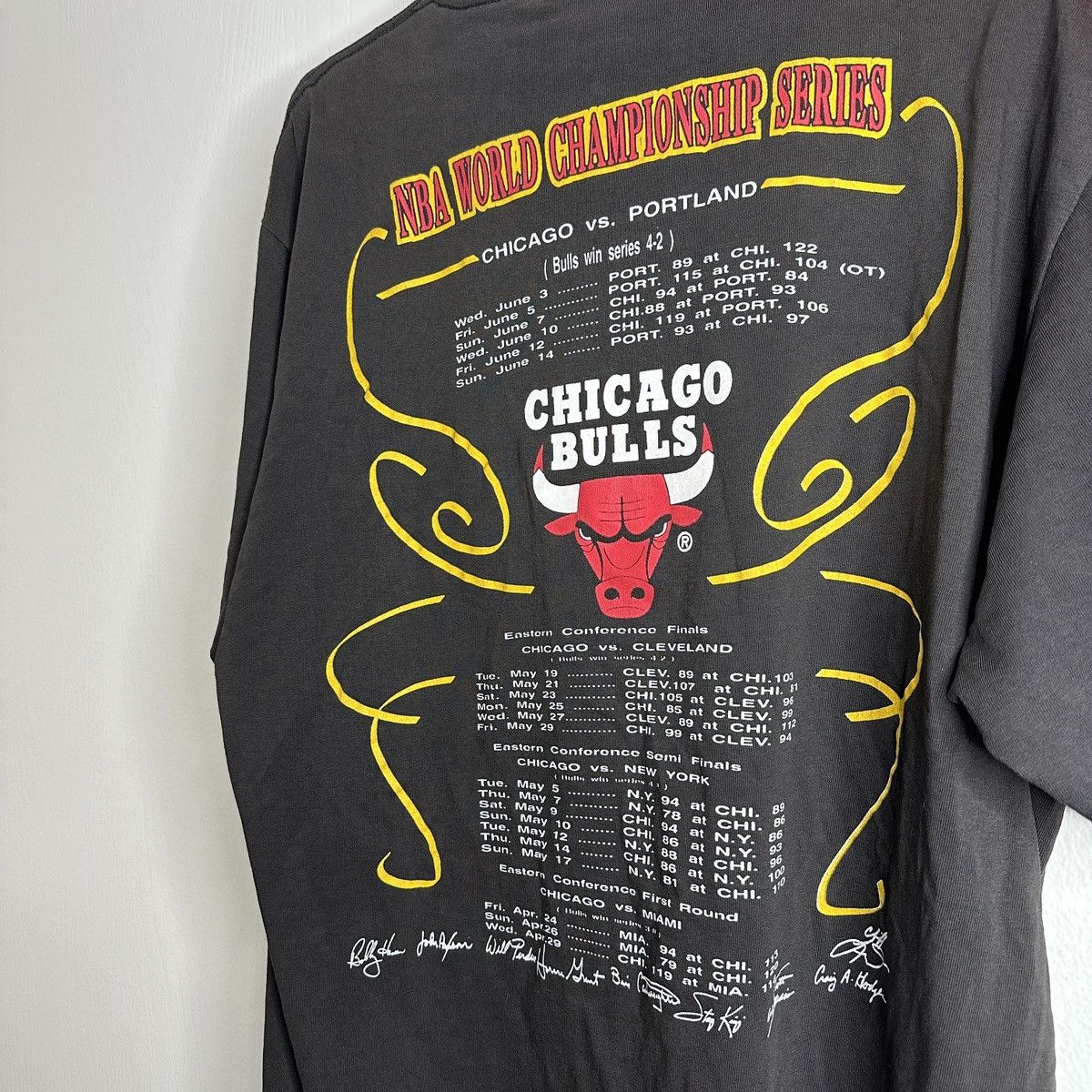 NBA × Vintage Vintage VTG 1992 Chicago Bulls Champions Tee Single Stitch Size US XL / EU 56 / 4 - 5 Thumbnail