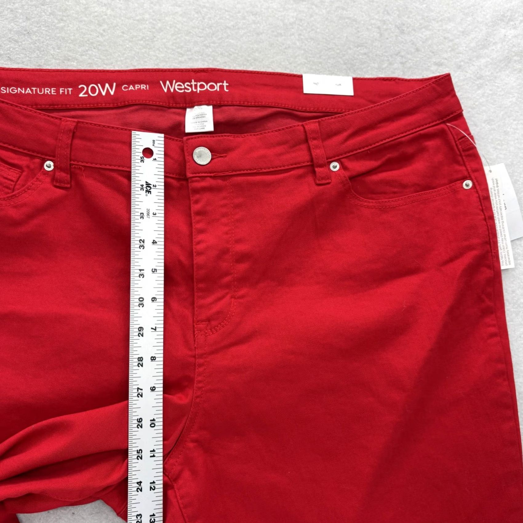 Vintage Westport Pants Womens 20W Red Twill Stretch Capri Pockets Summer Signature Fit Size 42" / US 20 - 6 Thumbnail