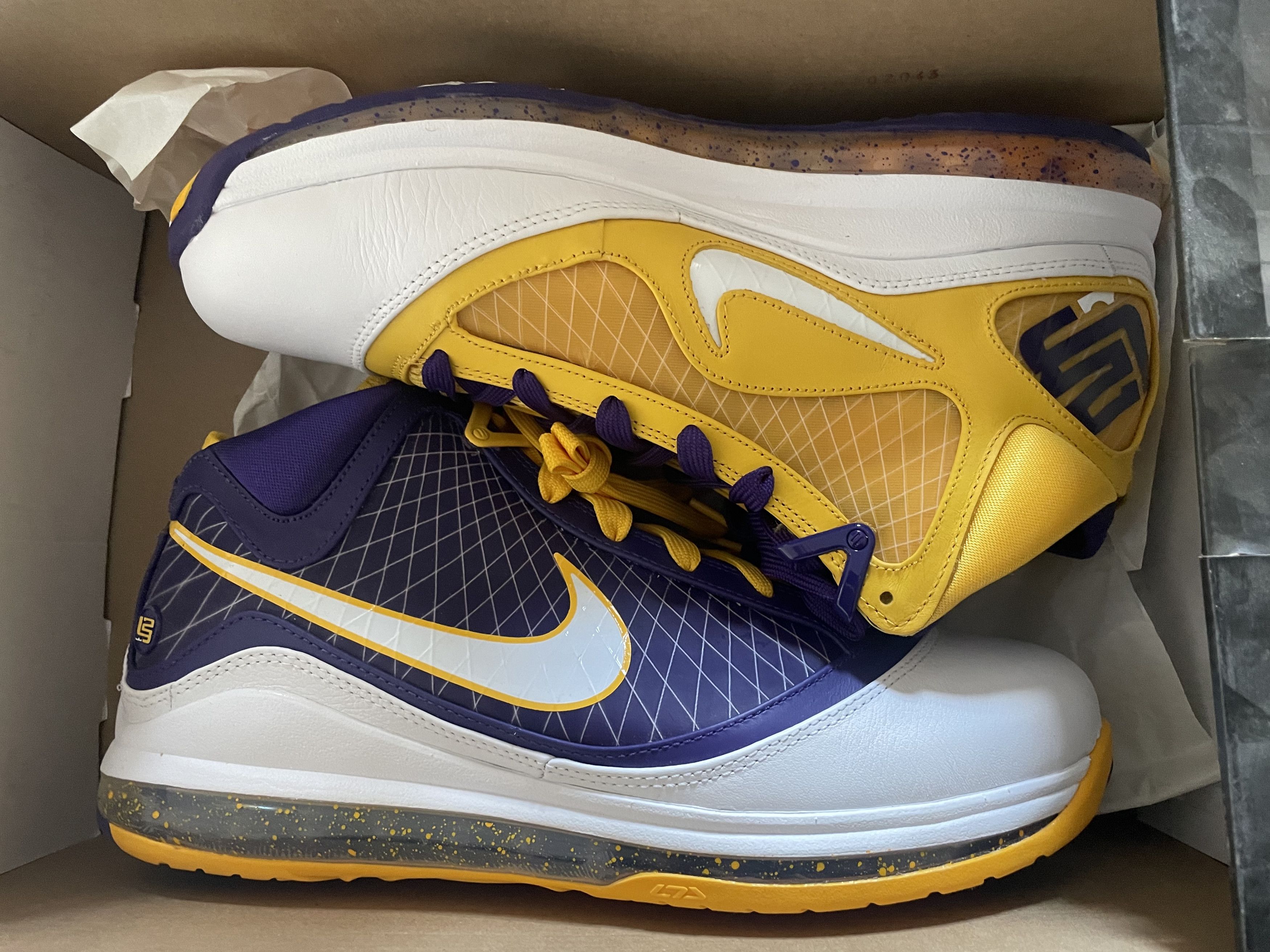 Nike Nike Lebron 7 "MEDIA DAY" Brand New, Size 11M/12.5W Size US 11 / EU 44 - 1 Thumbnail