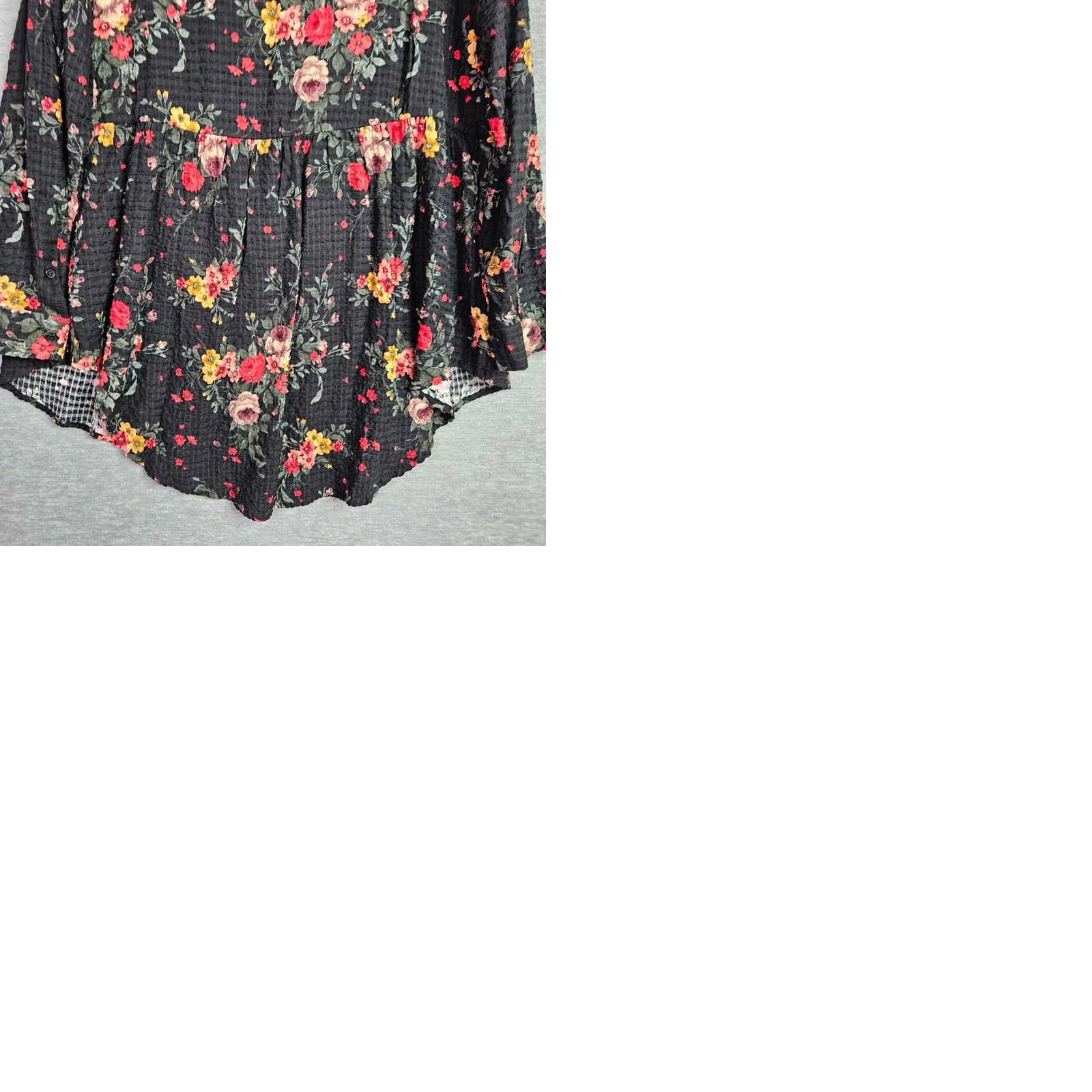 Torrid Torrid Blouse Women Long Sleeve Floral Black Size 0 Plus Rayon Spandex V-Neck Pullover Slim Best for Casual Seasonal All Seasons Womens Size XS / US 0-2 / IT 36-38 - 9 Thumbnail