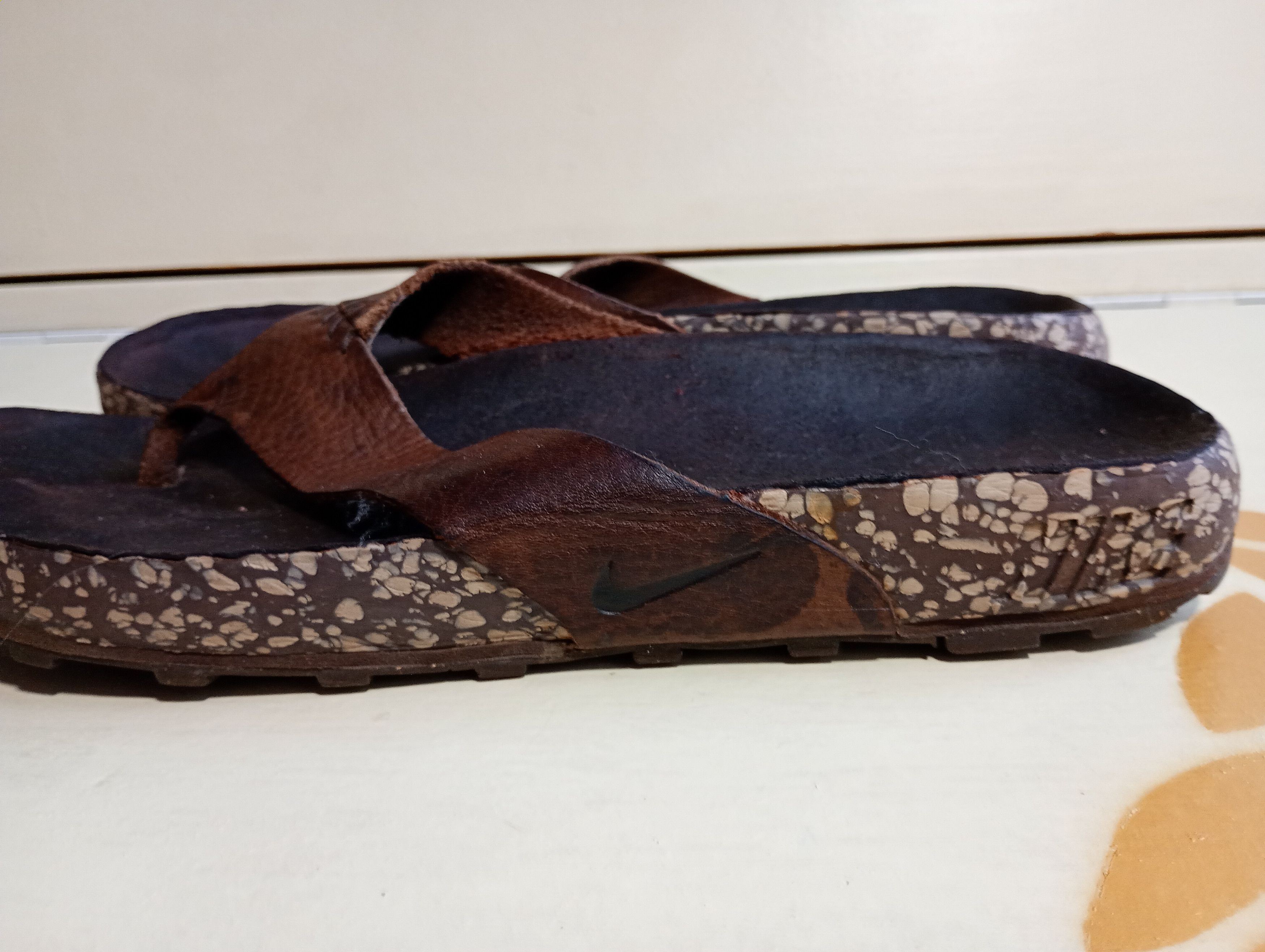 Nike ACG Nike ACG Flip Flops Leather Vintage 2007 Size US 10 / EU 43 - 11 Thumbnail
