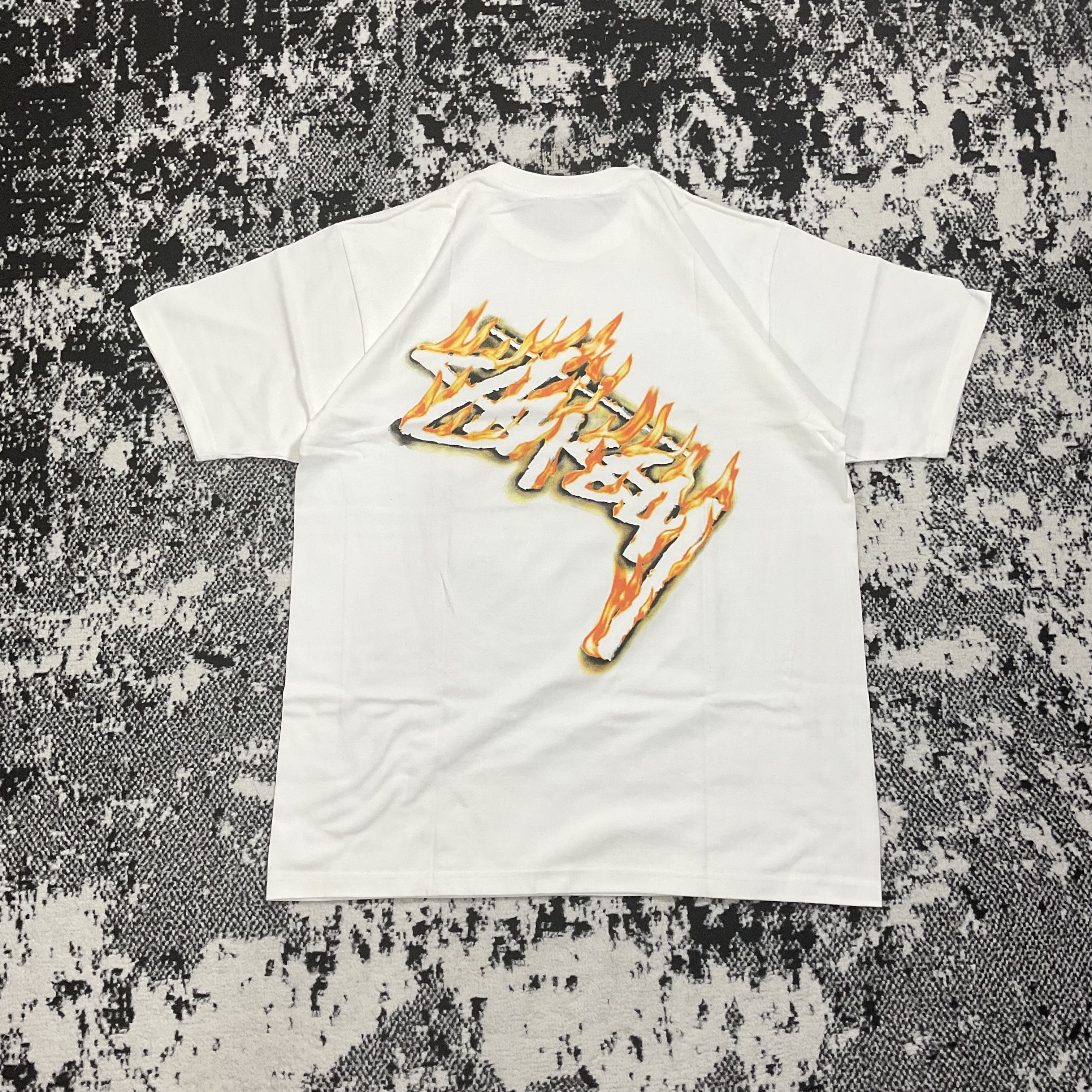 Stussy Stussy burning tee Size US L / EU 52-54 / 3 - 1 Thumbnail