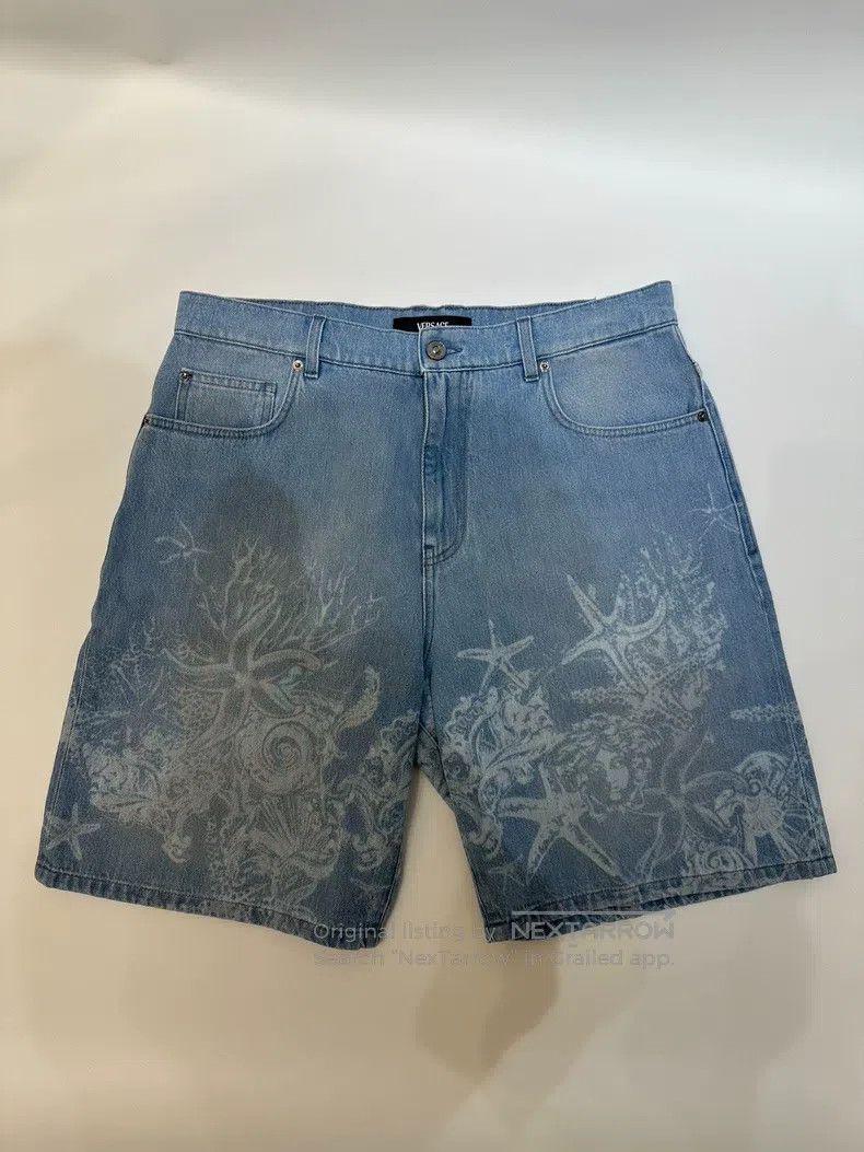 Versace Versace Washed star print button-down denim shorts Size US 35 - 1 Thumbnail