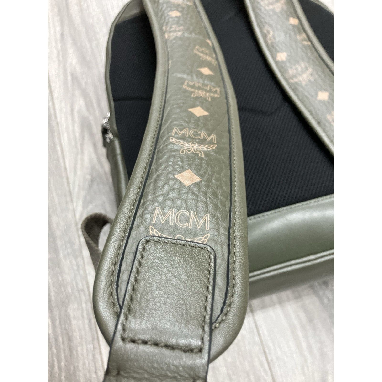 MCM MCM Visetos Backpack ' Khaki / Sea Turtle ' | GOOD CONDITION Size ONE SIZE - 18 Thumbnail