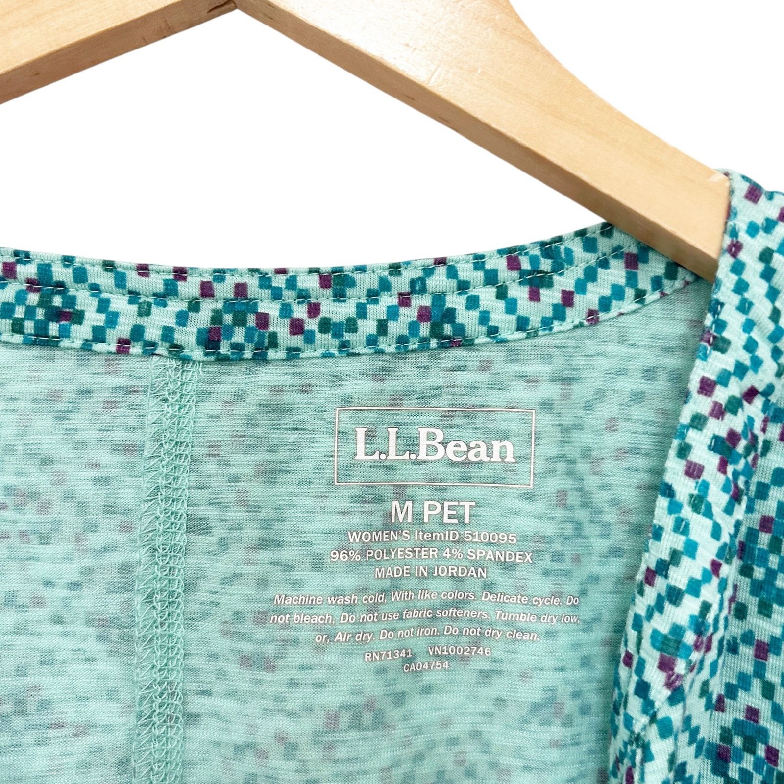 L.L. Bean LL Bean Green Printed Split Neck T Shirt Sz MP Size M / US 6-8 / IT 42-44 - 3 Thumbnail