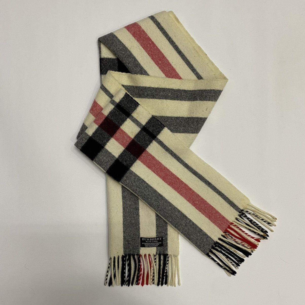 Burberry BURBERRYS SCARF MUFFLER BUR020 Size ONE SIZE - 2 Thumbnail