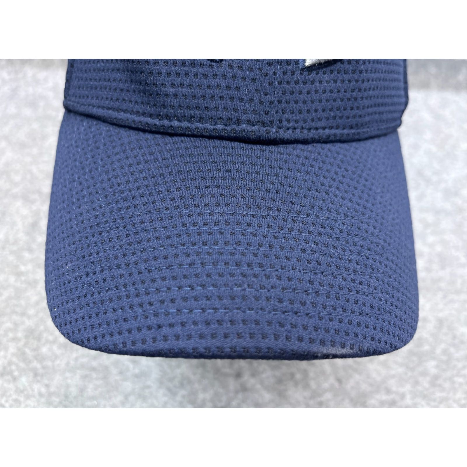 Under Armour Under Armour Hat Cap Fitted Adult Large Blue 100% Polyester Run Hike Gym Baseball Cap Unisex Adults Adjustable Lightweight Velcro Strap Sports Outdoor Size ONE SIZE - 3 Thumbnail