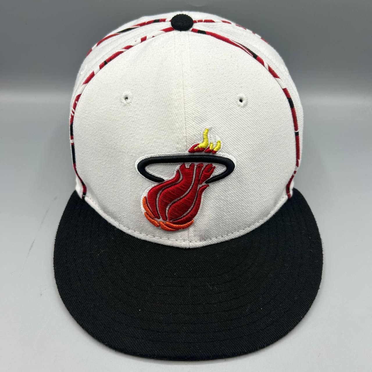 New Era Miami Heat Hat Men 7 3/4 White NBA HWC 59Fifty Fitted Cap Size ONE SIZE - 1 Thumbnail