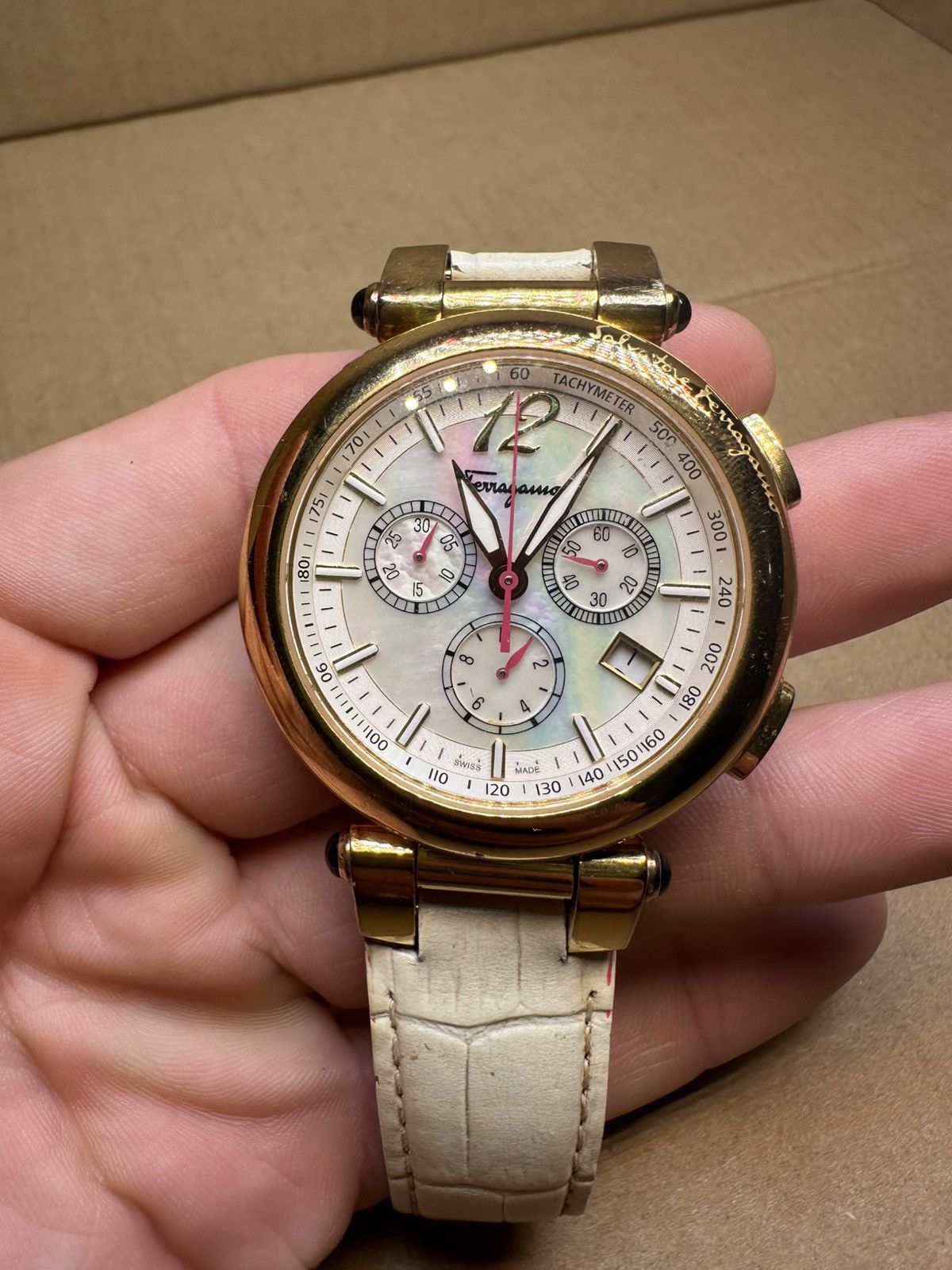 SALVATORE FERRAGAMO IDILLIO SWISS QUARTZ white WATCH FI3 Watches